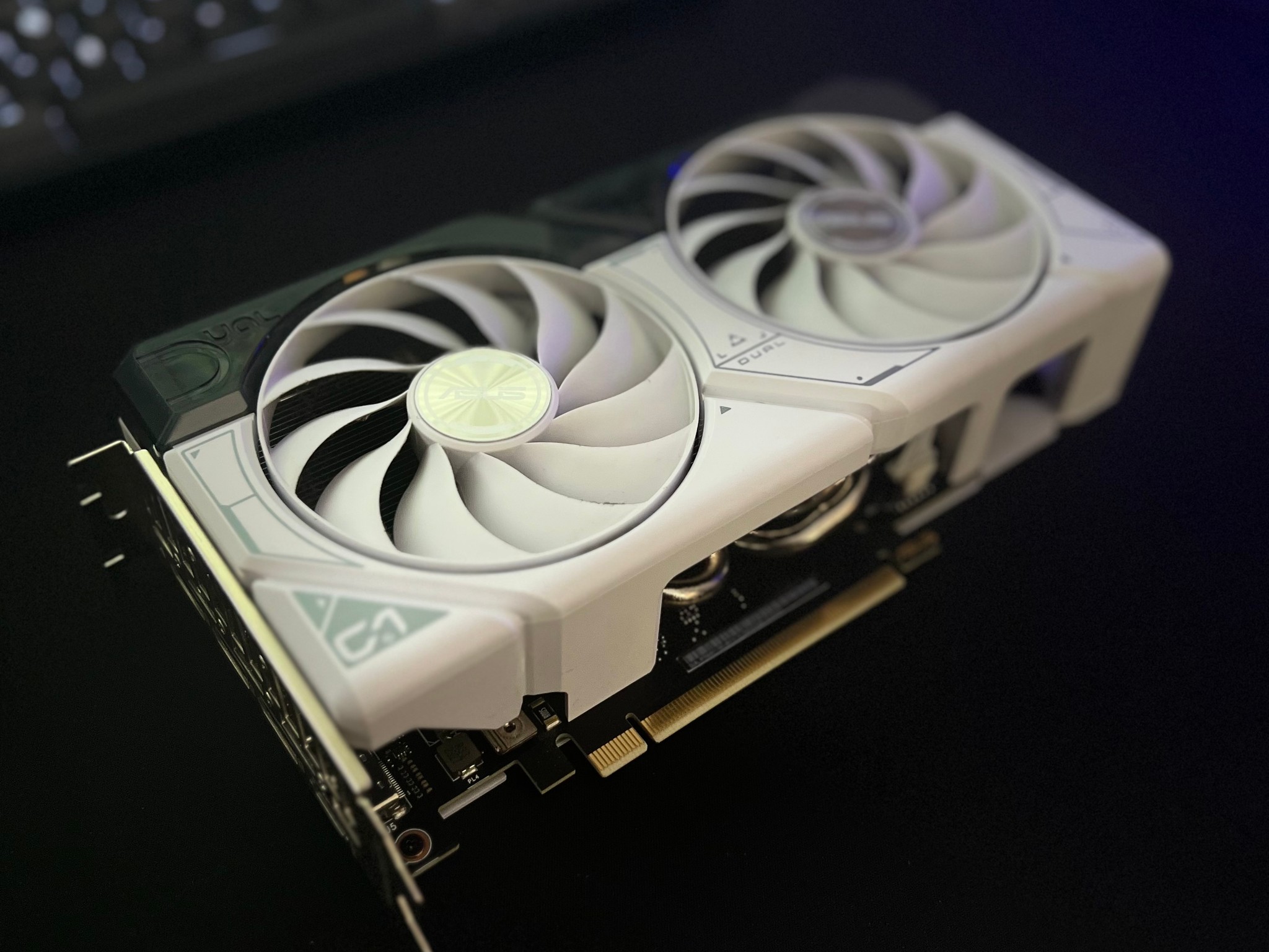 Asus Dual Geforce RTX 4060ti 8GB GDDR6 White OC Edition