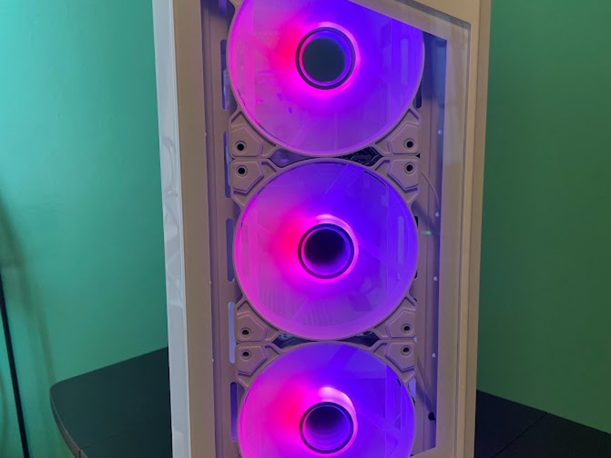 RGB White Gaming PC| Intel i5 / Amd RX470 / 8GB / 500GB Ssd Win 10 Pro WiFi
