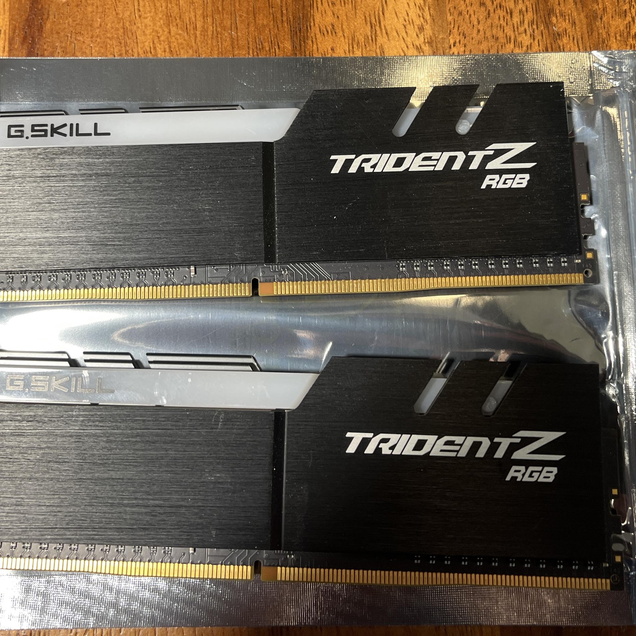 DDR4 3200 8×4 G.Skill Trident Z RGB 16GB (2x8) RAM DDR4 3200MHz F4-3200C16D