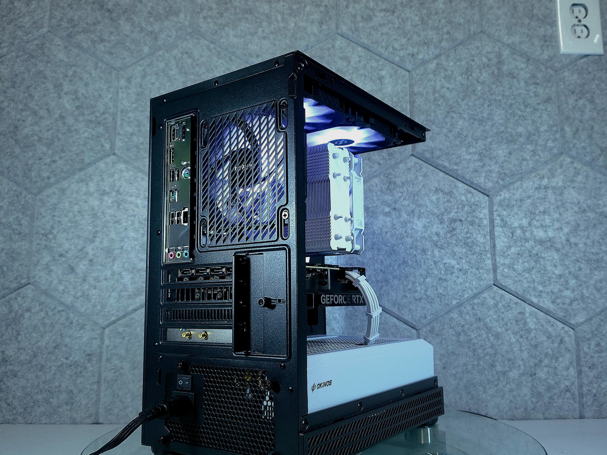 ASUS RTX 4070 🖤 Core i7 14700F