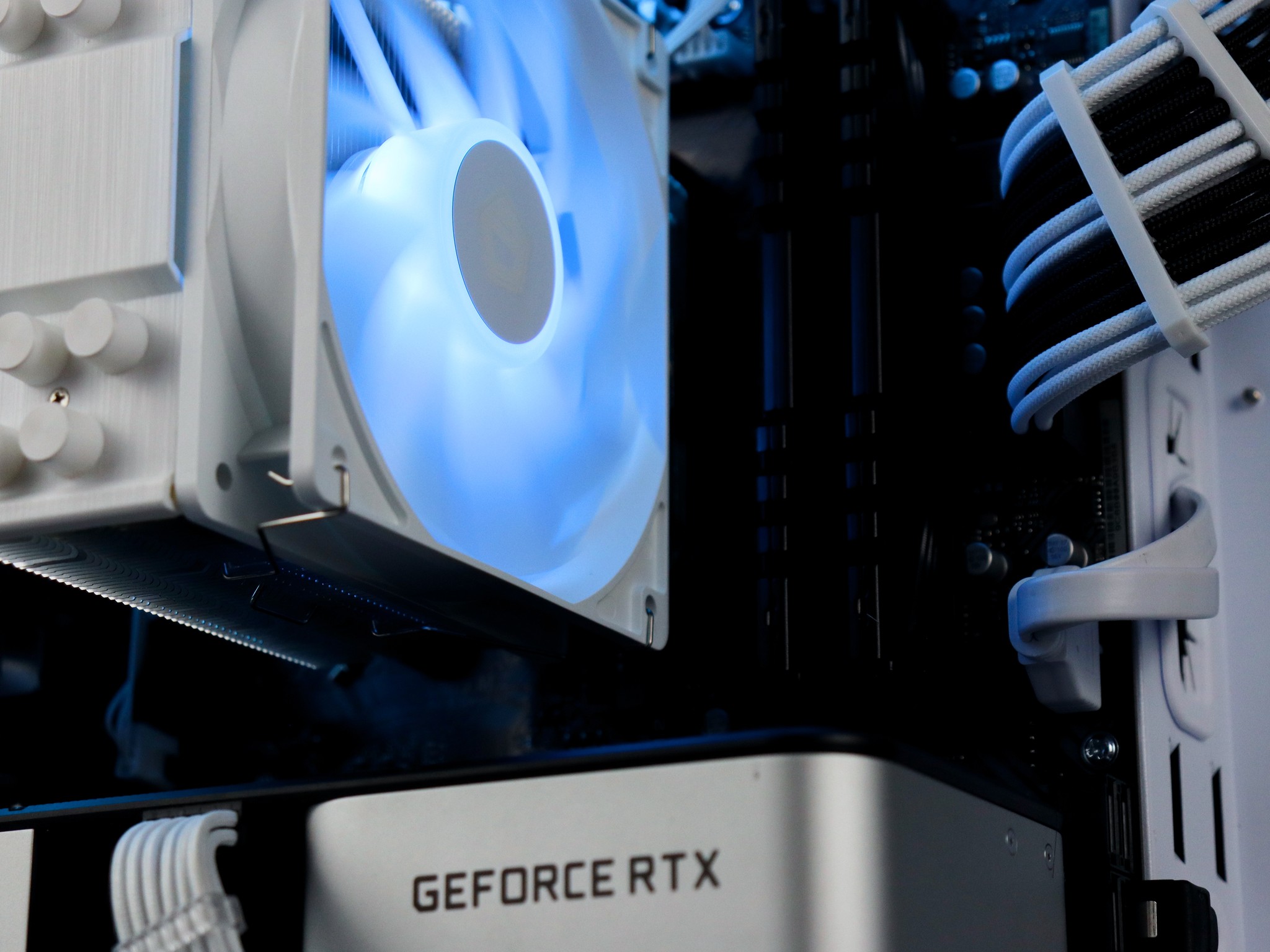 🧊❄️🧊 White Gaming PC – RTX 3060 TI , Ryzen 5 3600, 16GB RAM, 1TB SSD - WiFi, BlueToot...