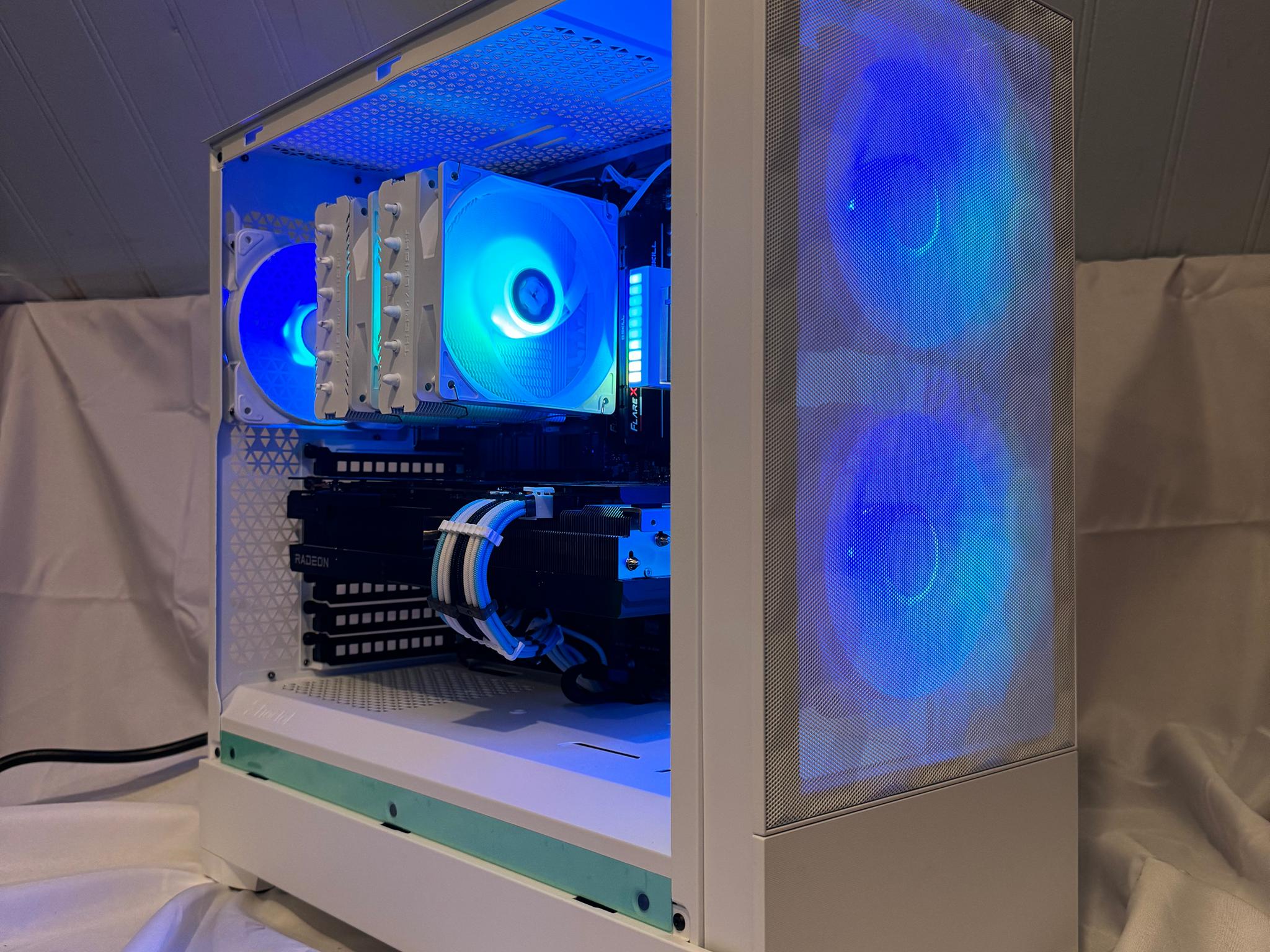 "White Hell-Fighter" 7700x, RX 7900XT, all amd pc with 32gb ram, WI-FI
