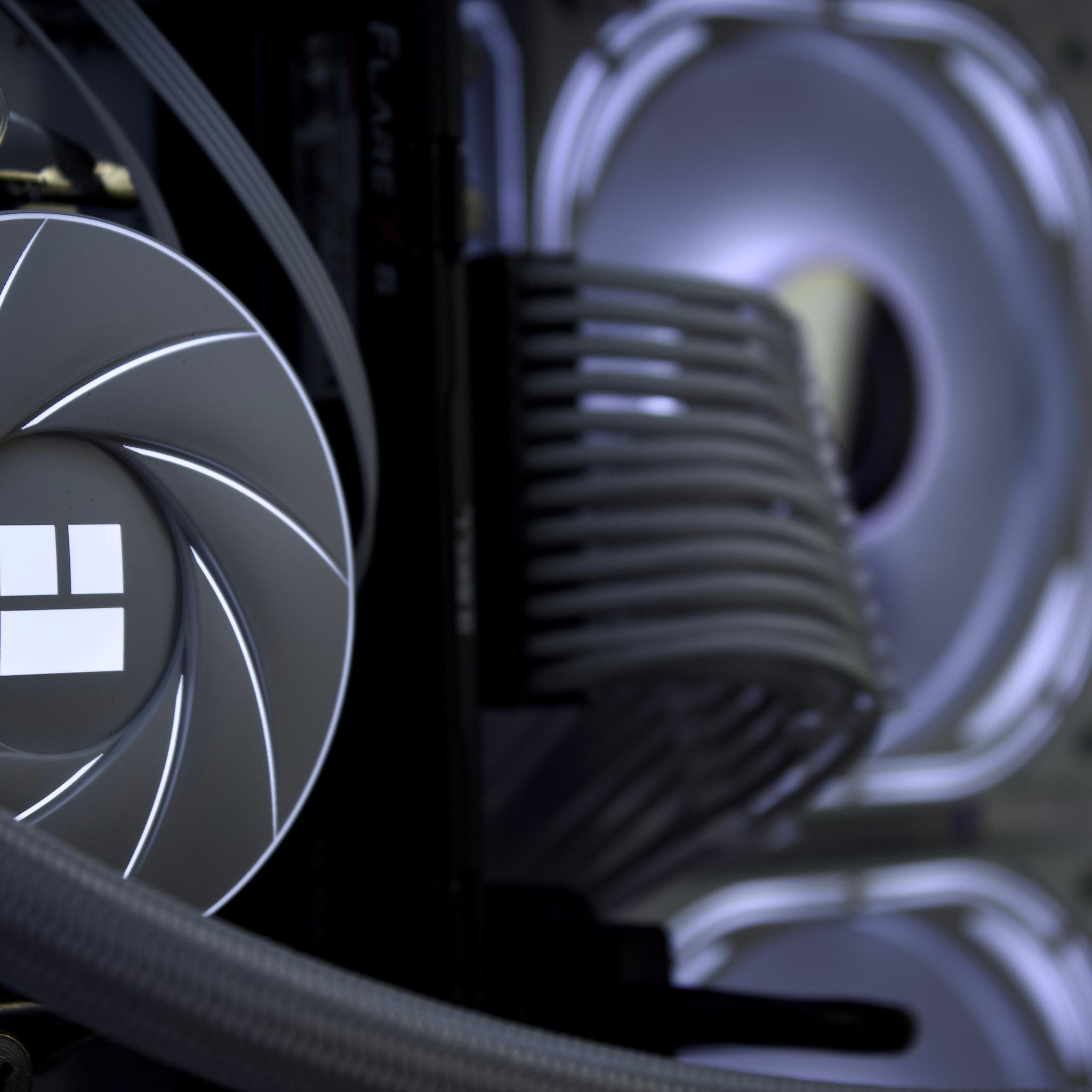 ❄️🧊💎- Whiteout 1440P Gaming PC | RTX 4070, Ryzen 5 7500F, 16GB RAM, 1TB SSD ❄️🧊💎