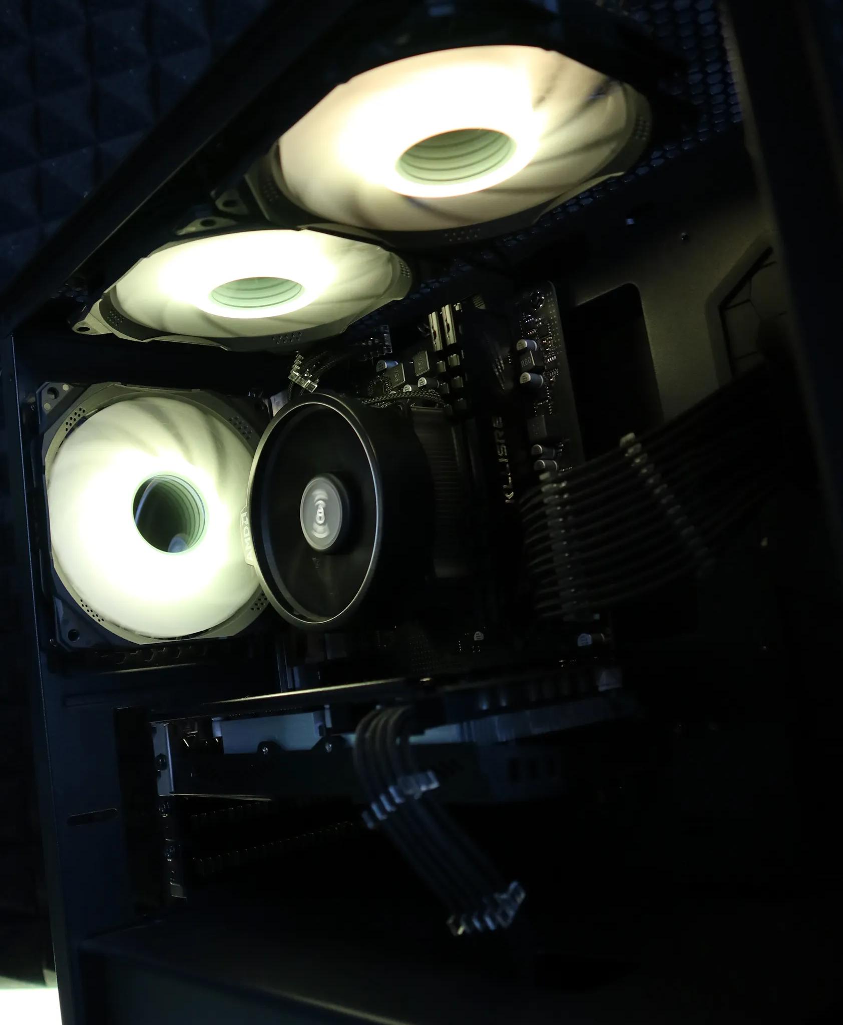 Bolt | Ryzen 3 1200/RX 560XT 8GB Gaming PC