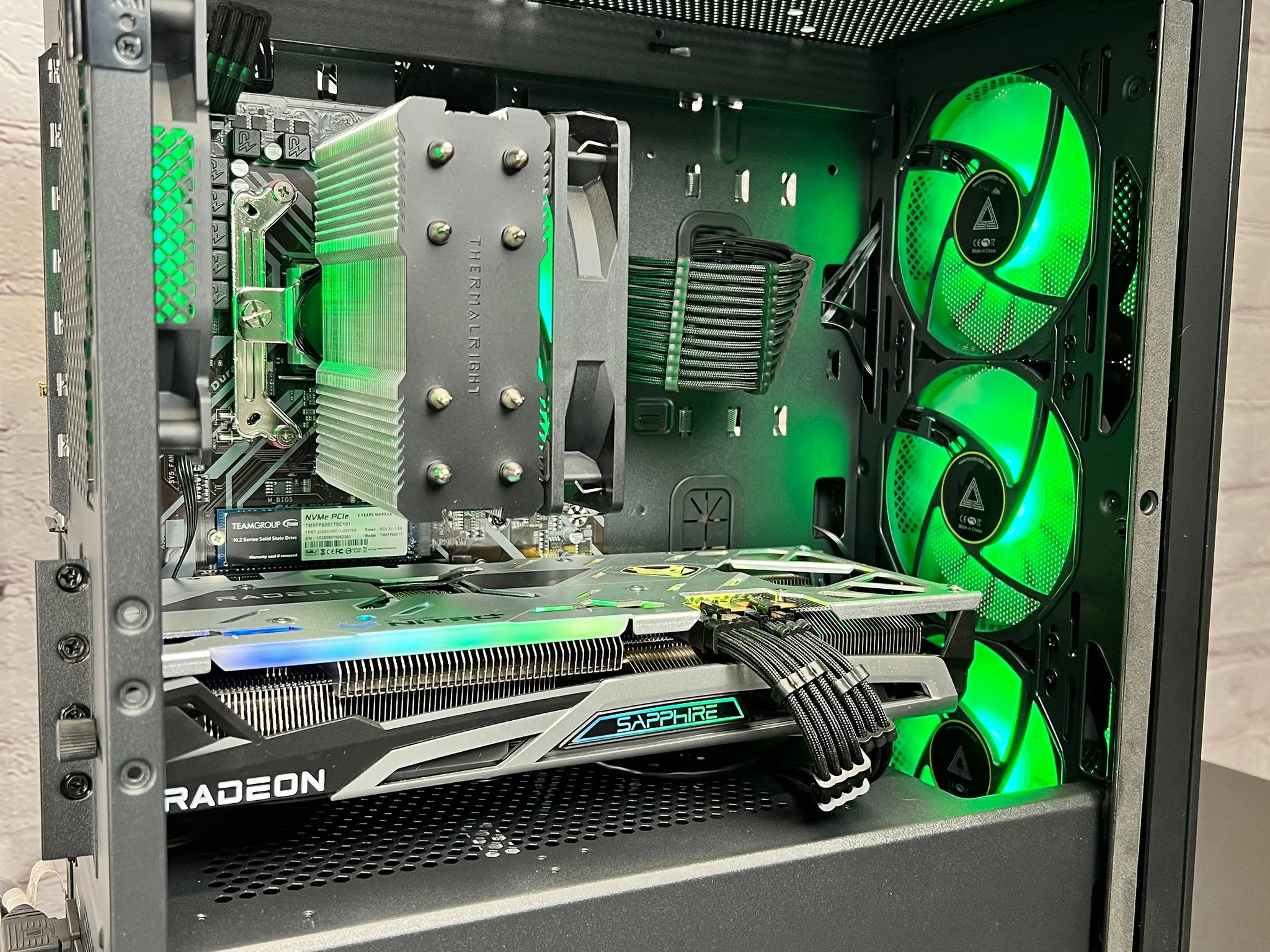 AMD RX 6700 XT Ryzen 5 5600G 16GB RAM 1TB M.2 Wifi/BT Window 11 Gaming PC