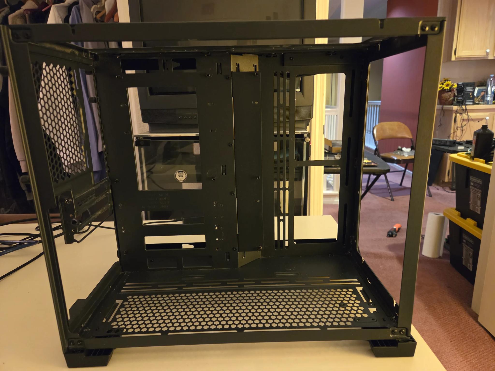 Lian Li 011 Mini Black w/ EK Distro Plate and Extras