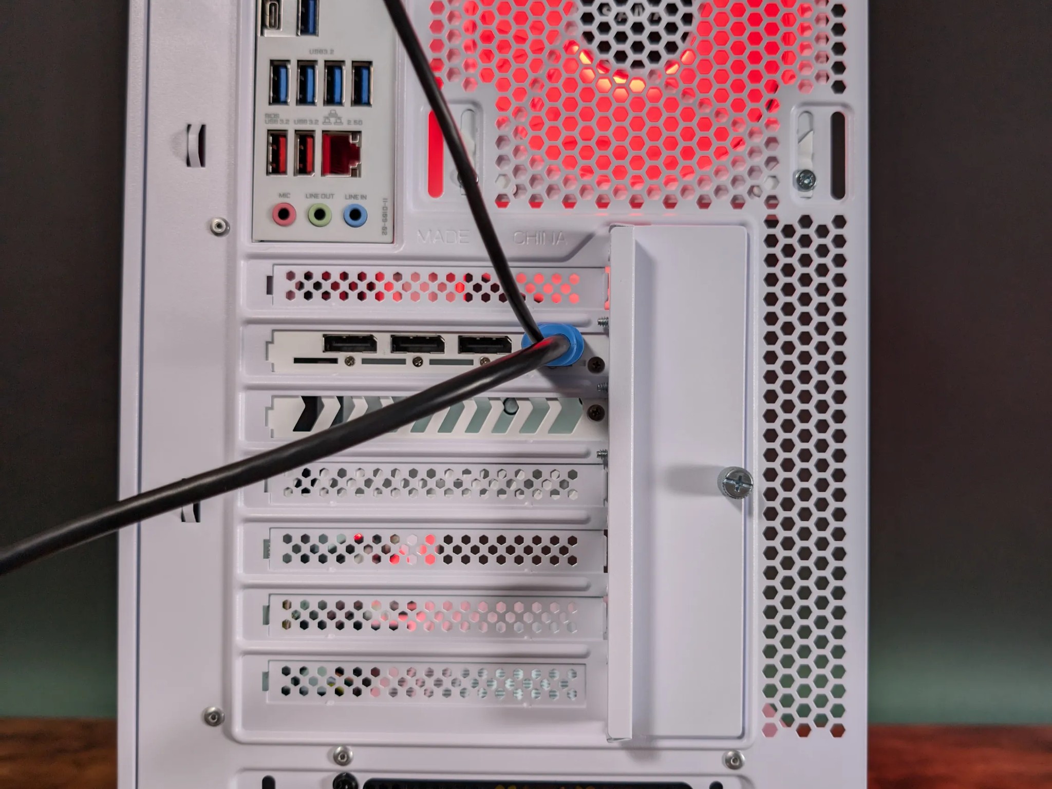 RX 7900XT 20GB // Ryzen 7800x3D // 32GB DDR5 // 2TB Gen4 NVMe // WiFi