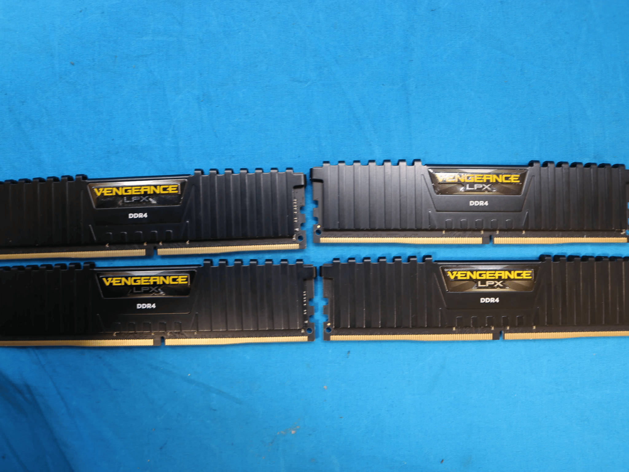 Corsair Vengeance LPX 32GB (4x8GB) DDR4 2666MHz CL16 1.20V Desktop RAM CMK32GX4M4A2666C16 ver. 4.23