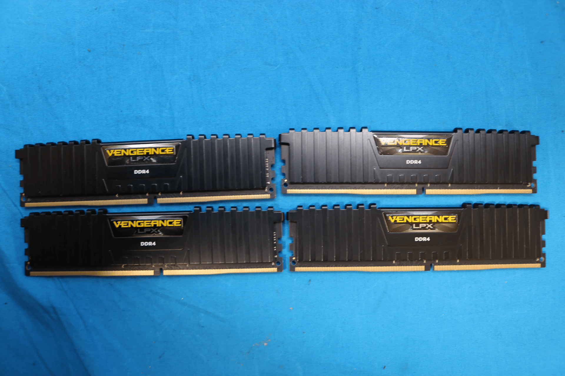 Corsair Vengeance LPX 32GB (4x8GB) DDR4 2666MHz CL16 1.20V Desktop RAM CMK32GX4M4A2666C16 ver. 4.23