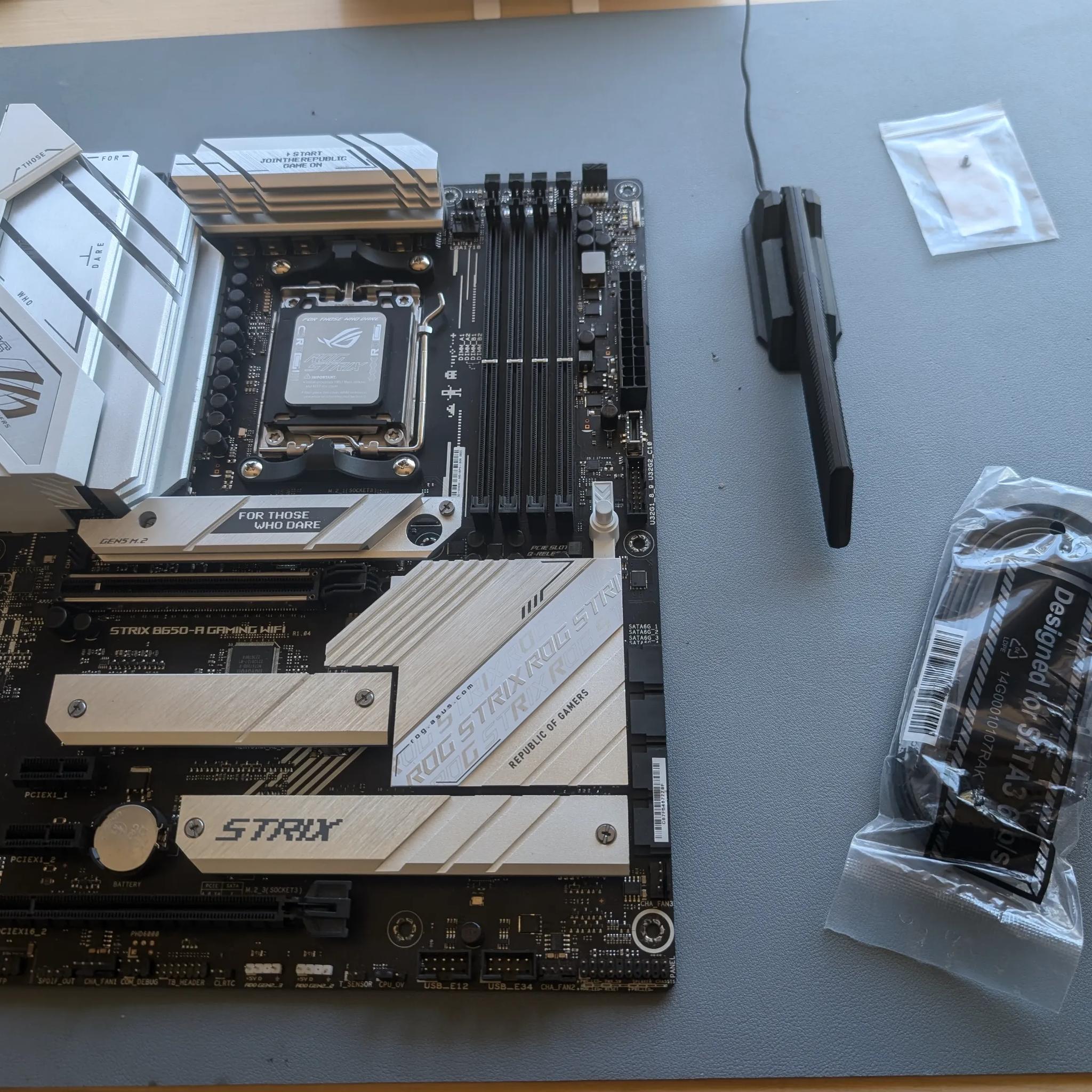 ASUS ROG Strix B650-A Gaming WiFi 6E AM5