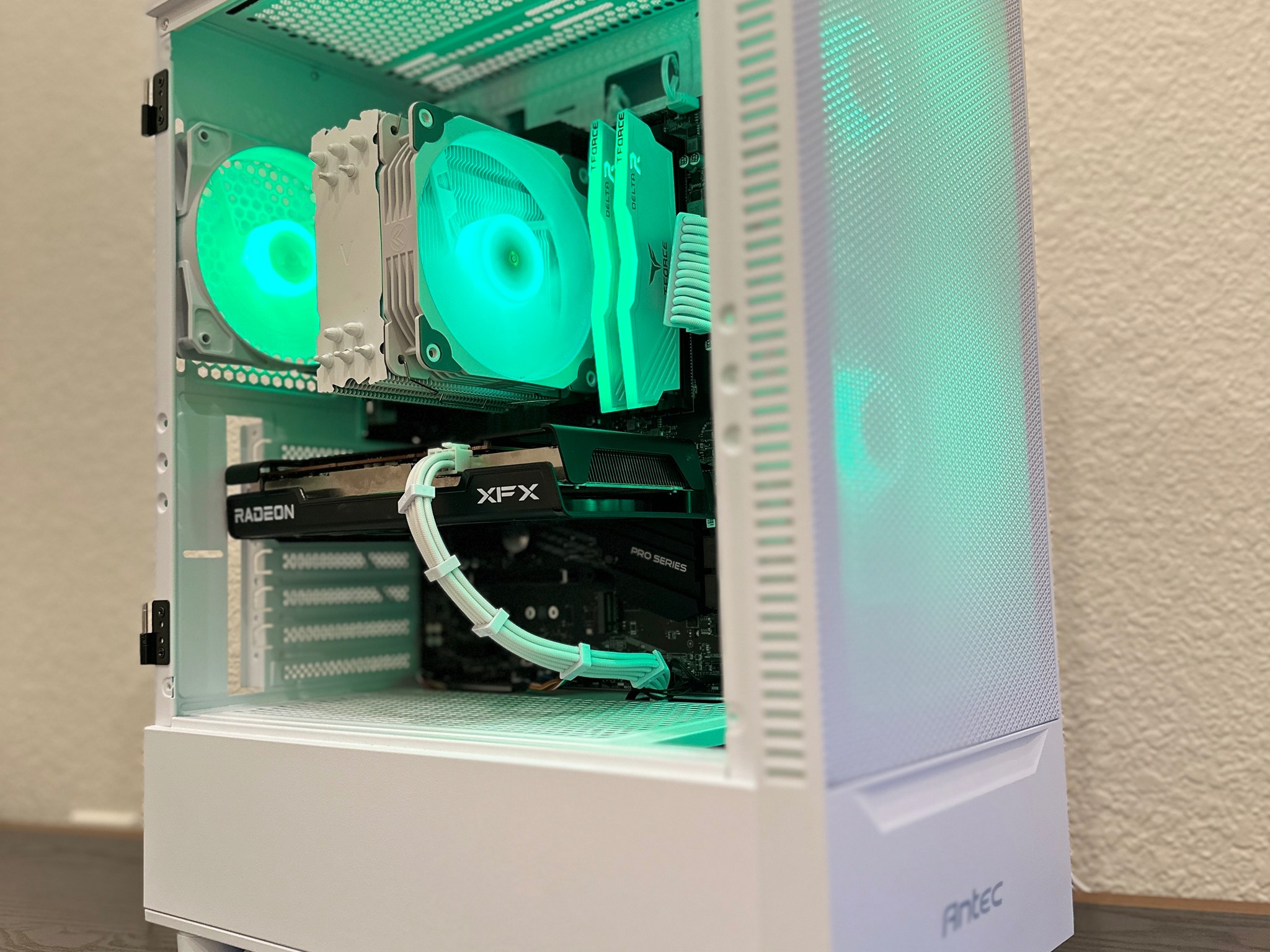 Ryzen 5 5600 ⚔️ AMD RX 6600 ⚔️ 16GB DDR4 RGB ⚔️ 1TB SSD ⚔️ WINDOWS 11 PRO