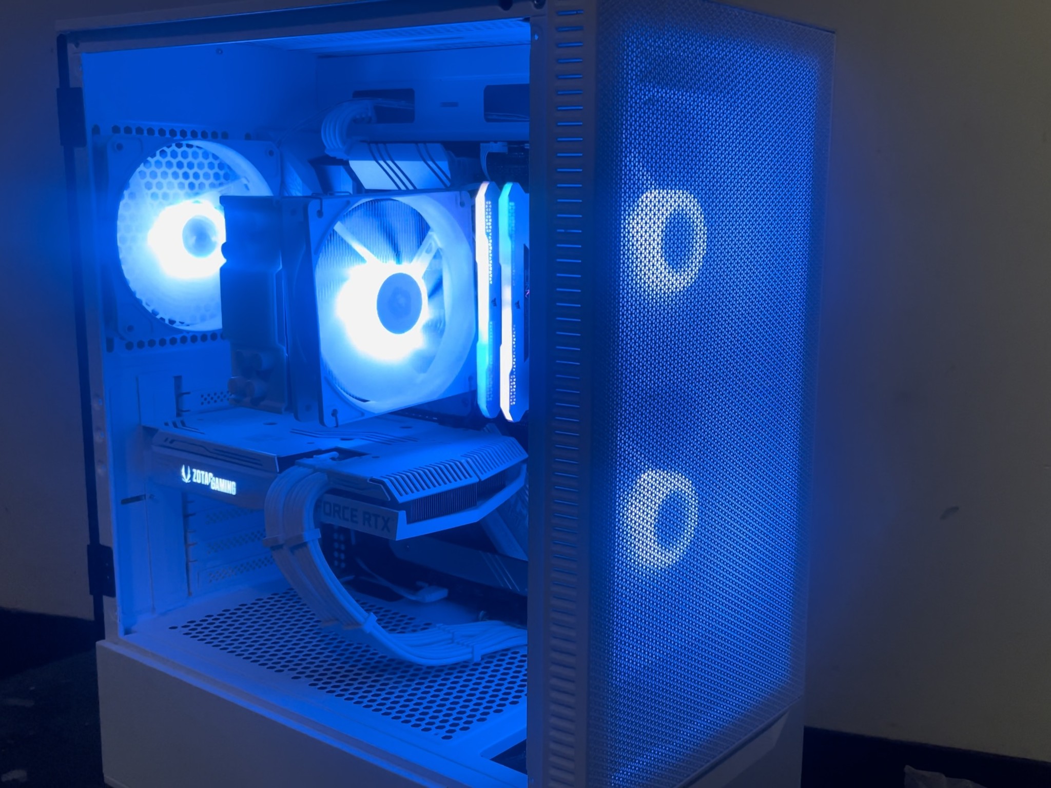 Nvidia RTX 3070 | RYZEN 5 5600X | 16GB RAM | 1TB M.2 NVMe SSD | White Gaming PC