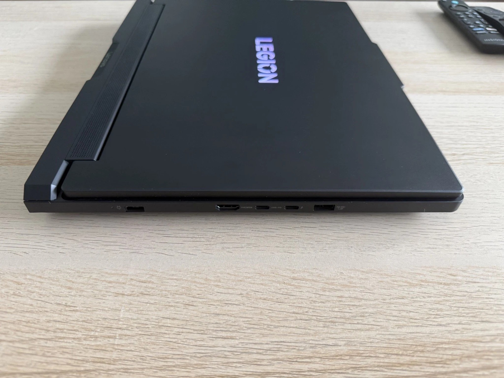 Lenovo Legion Pro 7i Gen 10 16" OLED Laptop [Intel Ultra 9, 64GB, 2TB, RTX 5080]