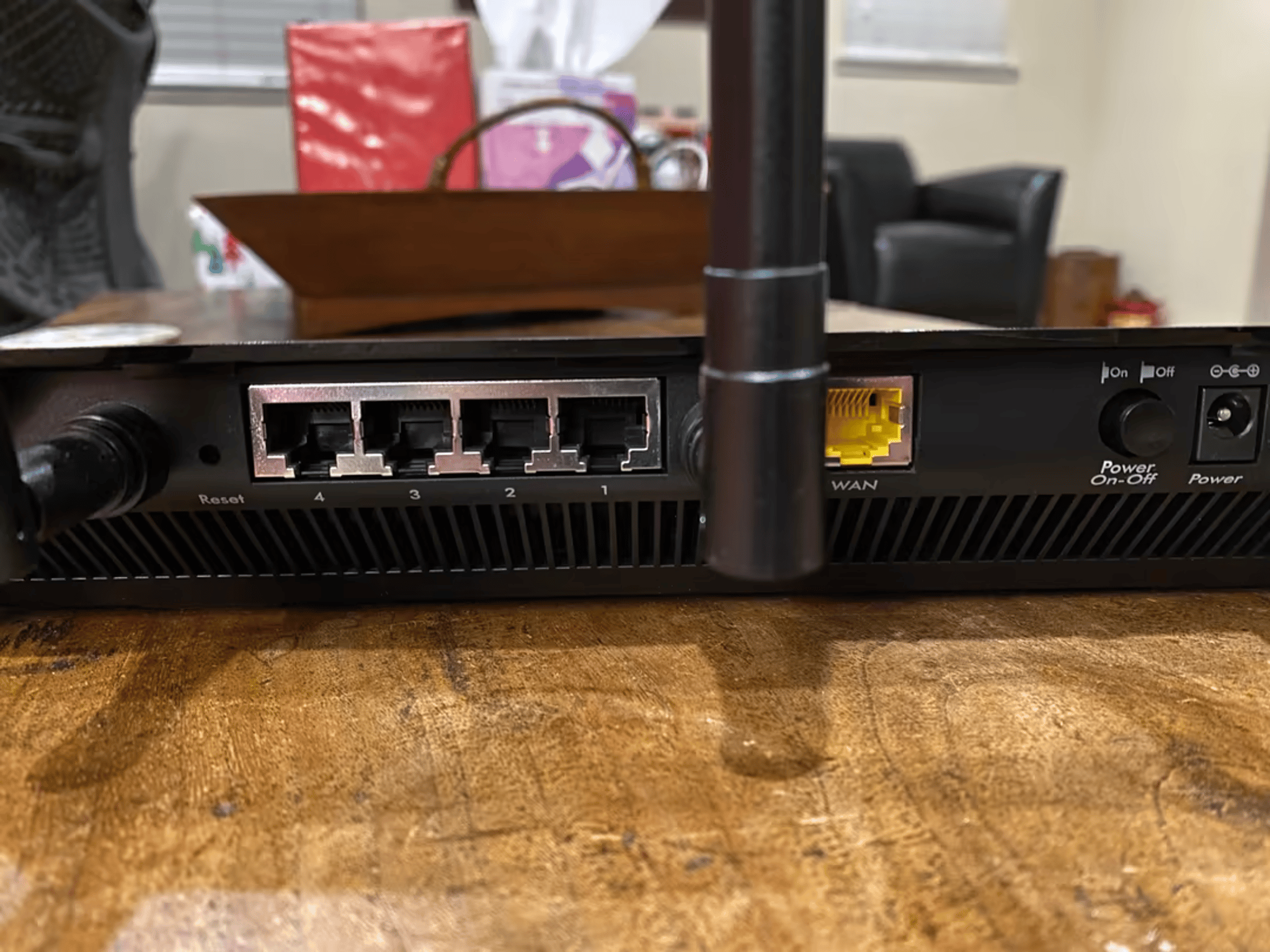 Netgear NightHawk AC1750 - R6700v3 WiFi Router