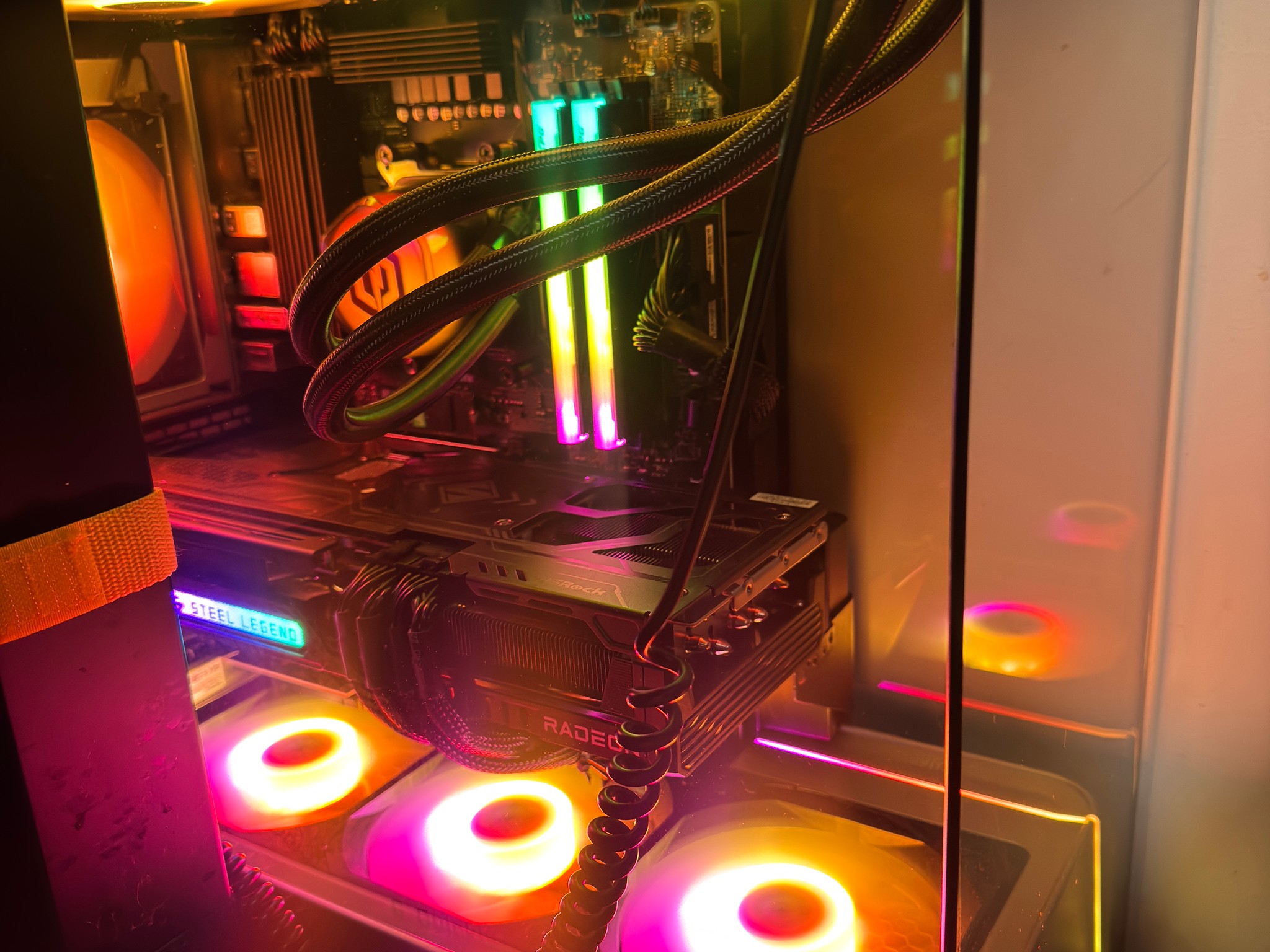 Phanteks Evolv S2.
