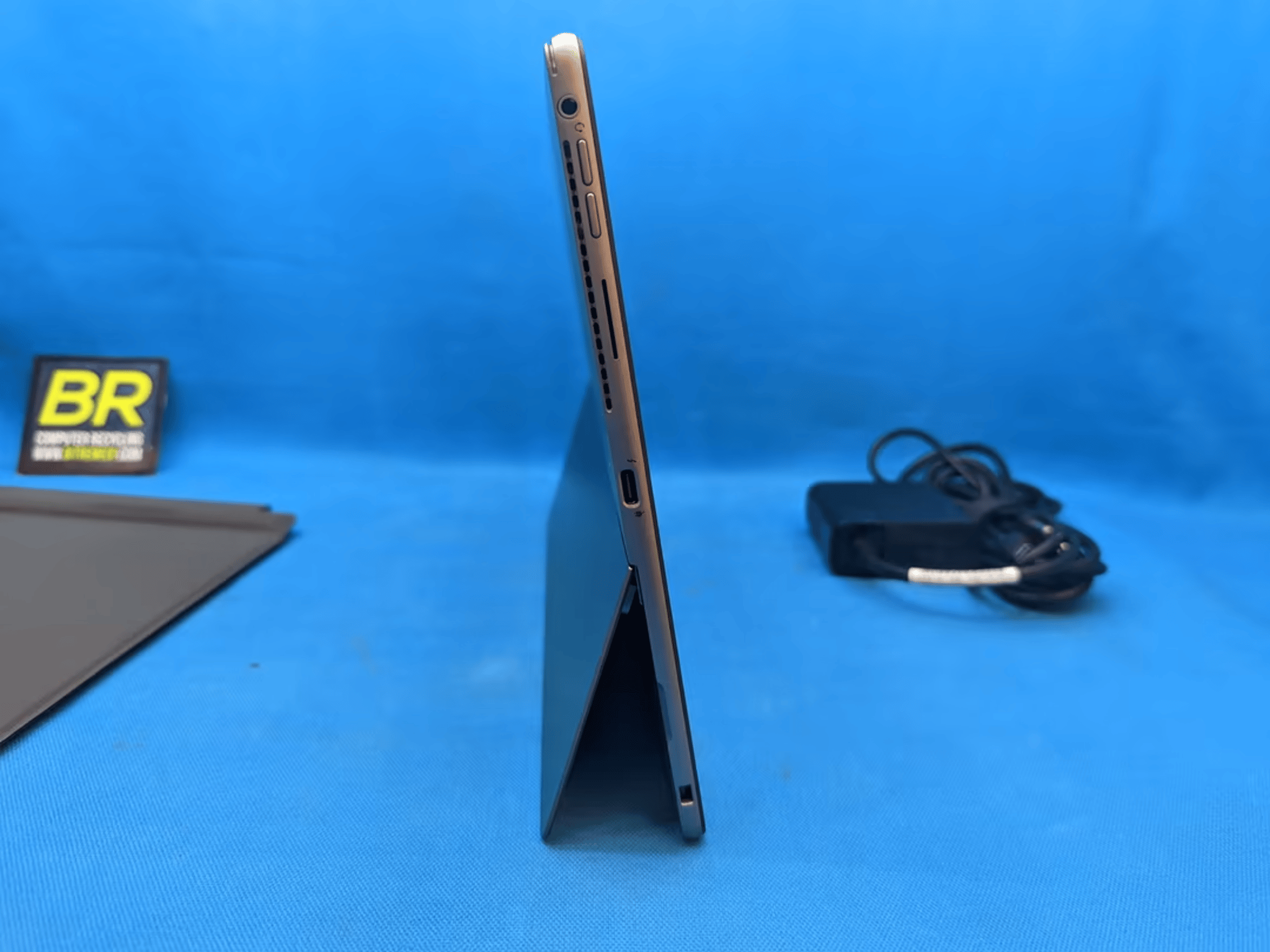 Dell Latitude 7320 Detachable 13 Inch i5-1140G7 @ 1.10ghz 16GB RAM 256GB SSD Windows 11 Pro