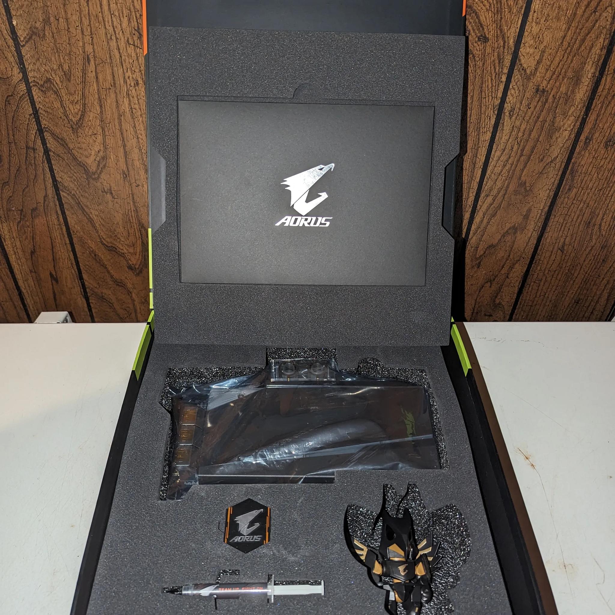 Gigabyte Aorus GeForce RTX 3090 Xtreme Waterforce WB 24GB GDDR6X Graphics Card