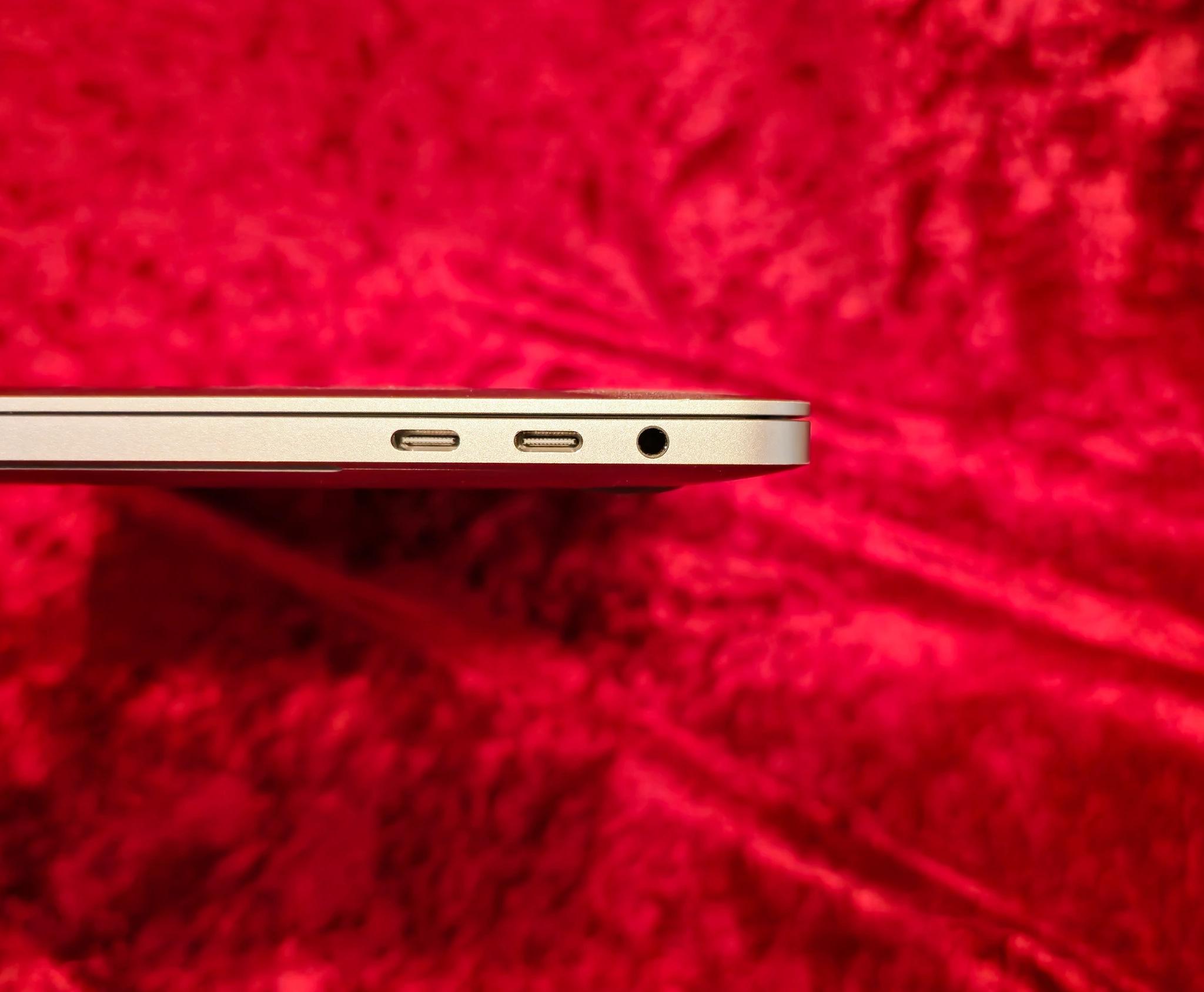MacBook Pro Mid-2017 13in A1706 EMC3163