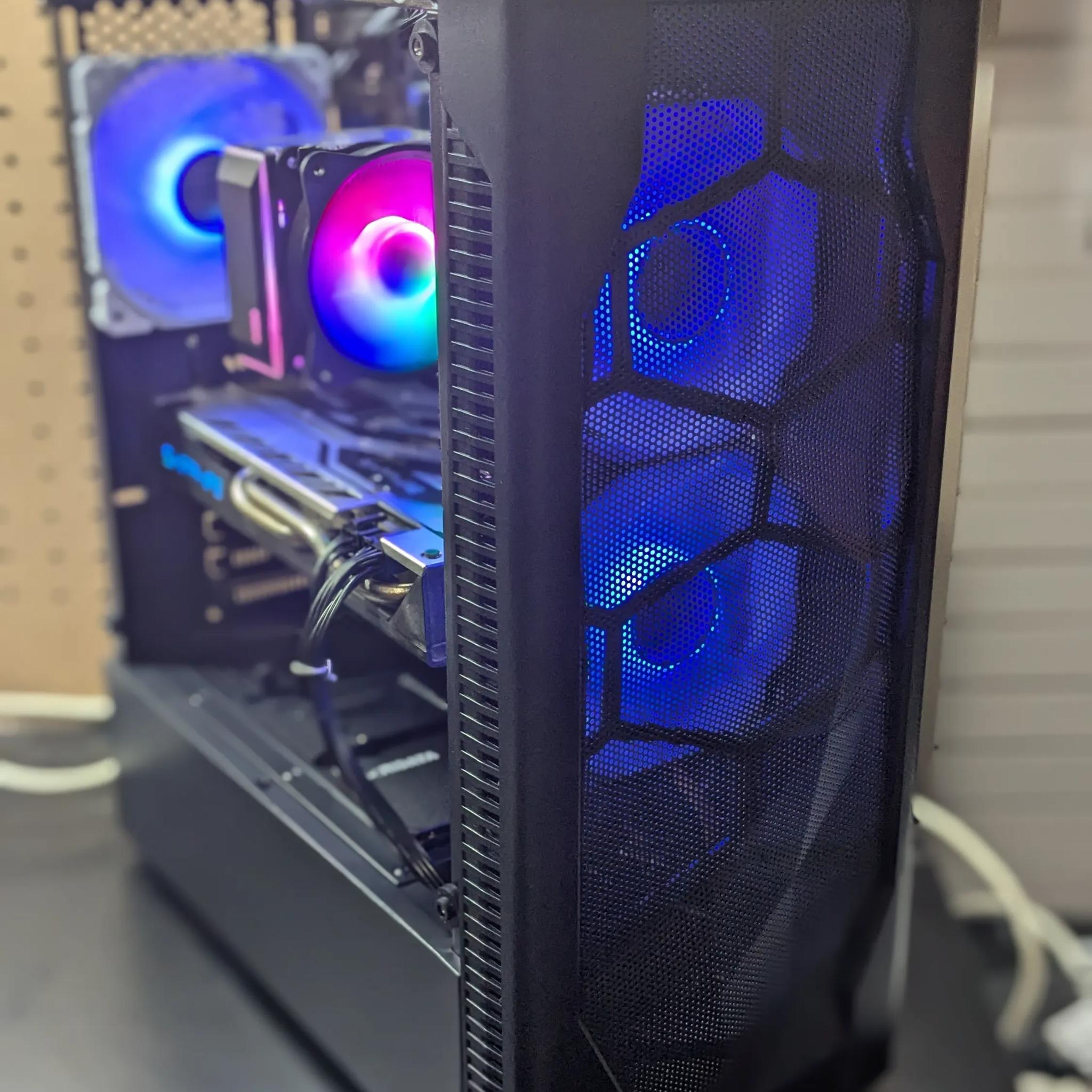 100 FPS Fortnite | 180 Day Warranty | i5-4590 , 16GB RAM, 480GB SSD, RX 570 4GB, RGB, Wifi, Win10