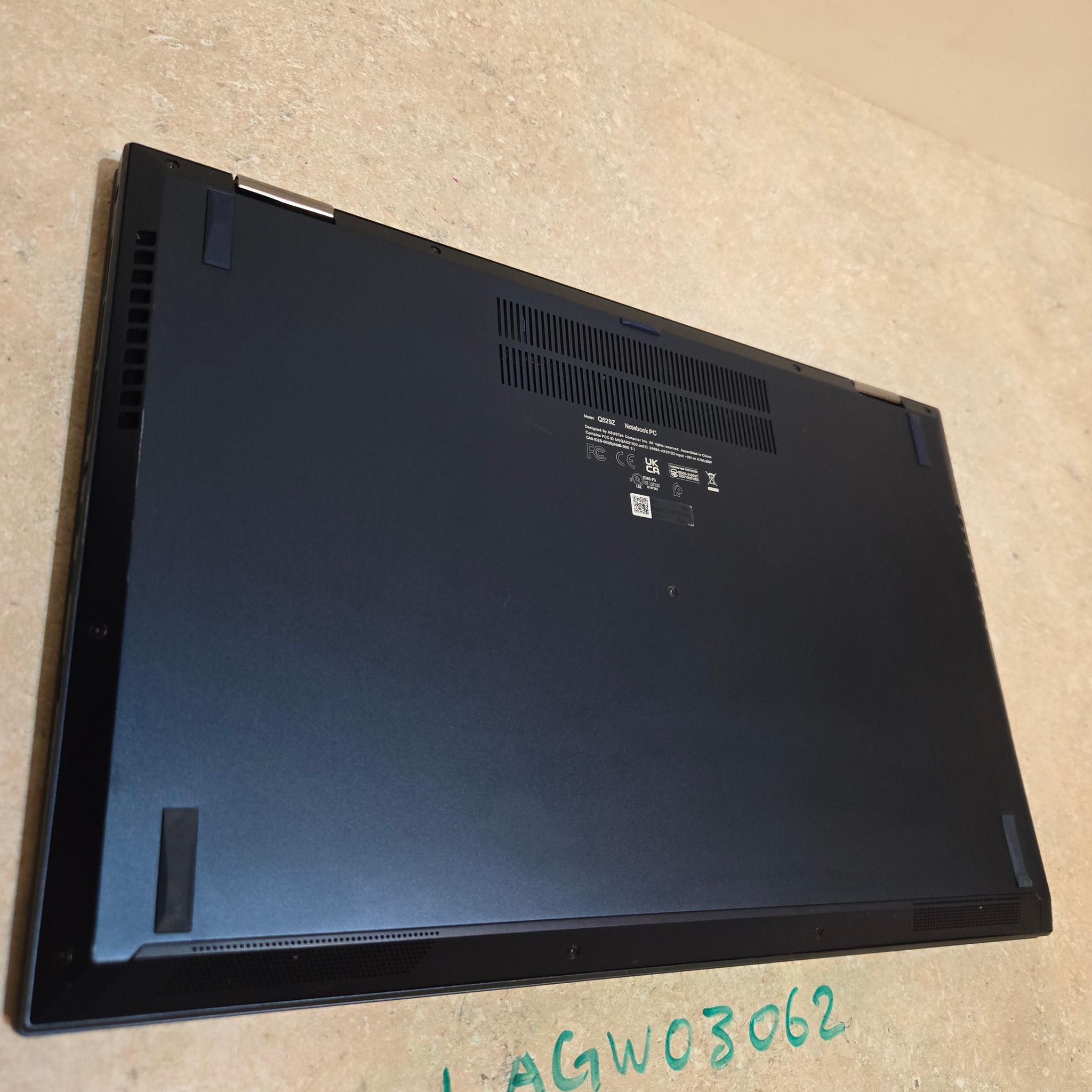 Asus Zenbook 15.4" Laptop - 512GB SSD - intel i7 - 16GB Ram - Model Q529Z