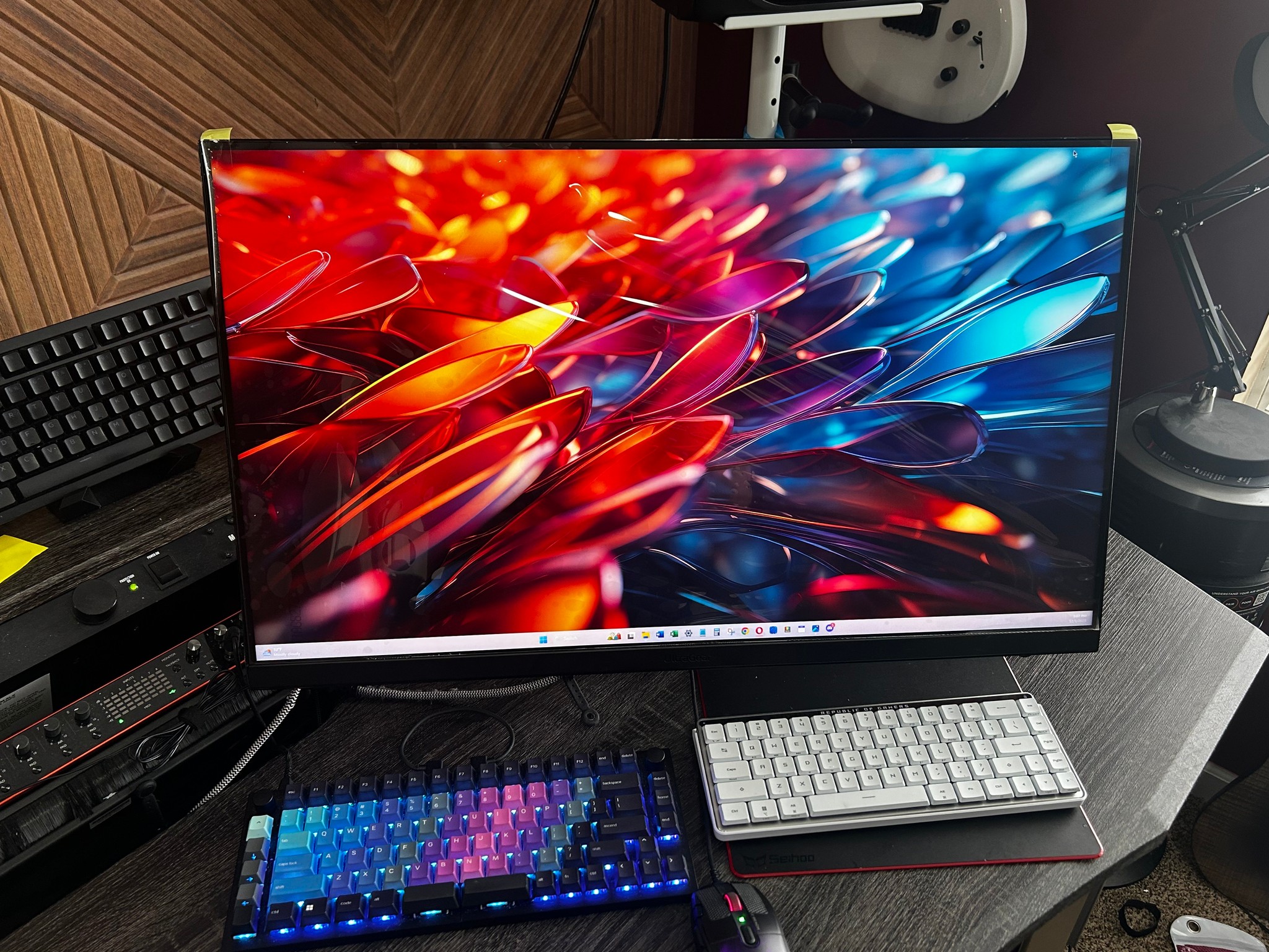 LG UltraGear 32" (2K) WQHD (2560 x 1440) (180Hz) Gaming Monitor – 0hrs Used! (32GS75QX)
