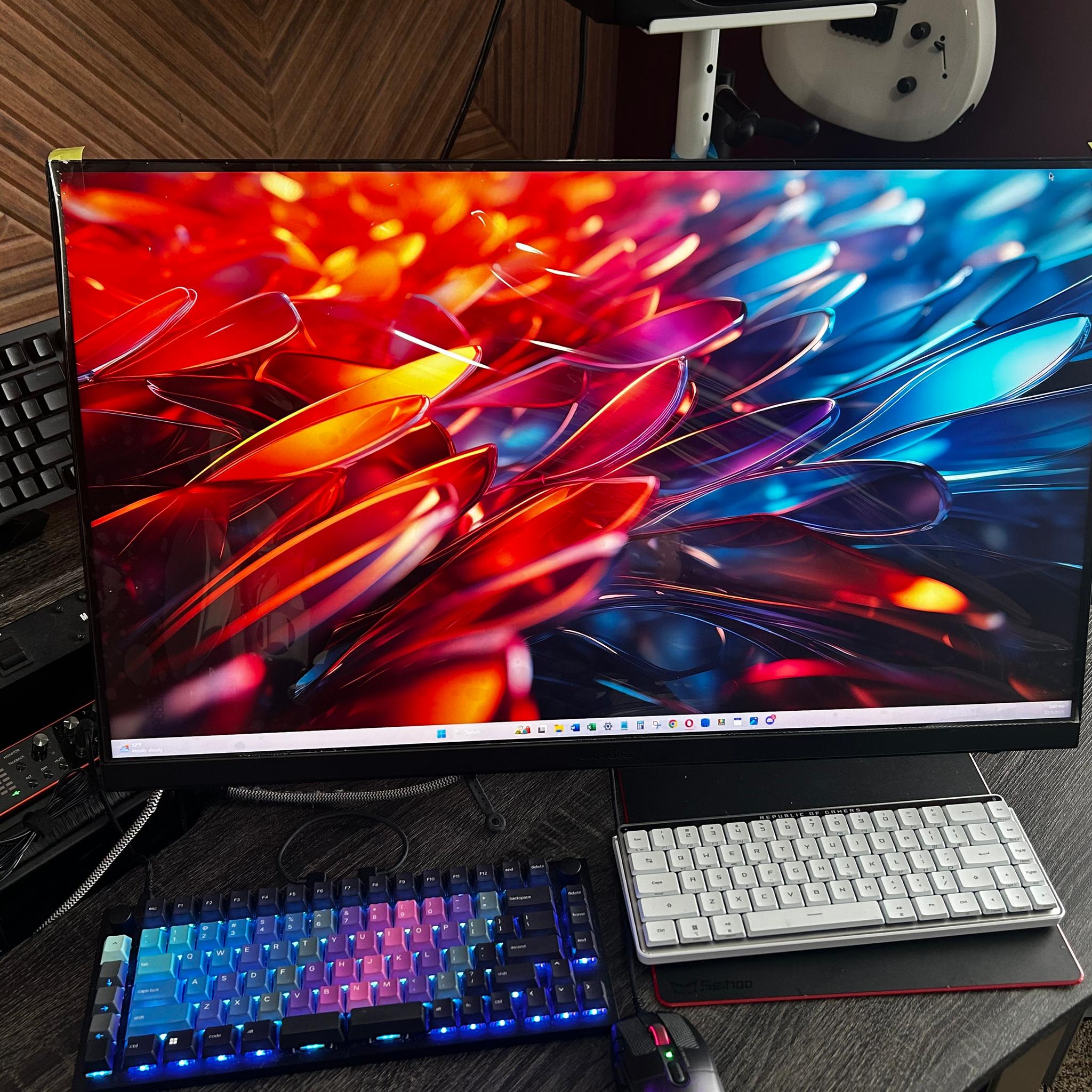 LG UltraGear 32" (2K) WQHD (2560 x 1440) (180Hz) Gaming Monitor – 0hrs Used! (32GS75QX)