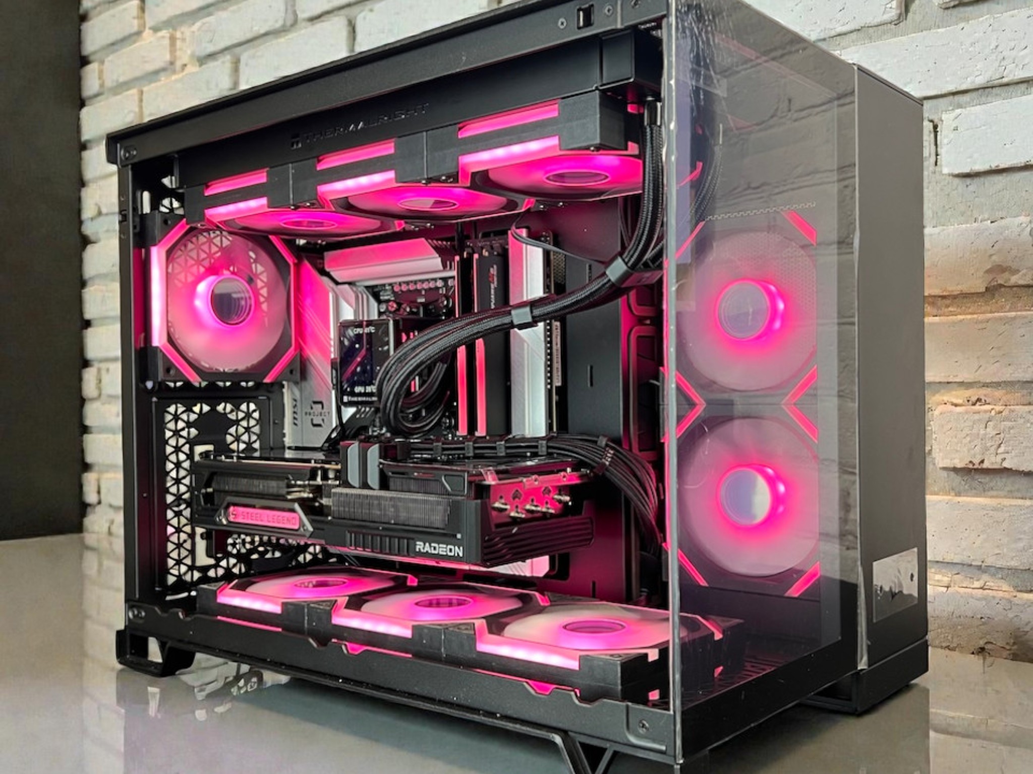 Ryzen 7 9800X3D | RX 9070 XT | 32GB DDR5 | 2 TB M.2 | WIFI 6 | Dark Gamer