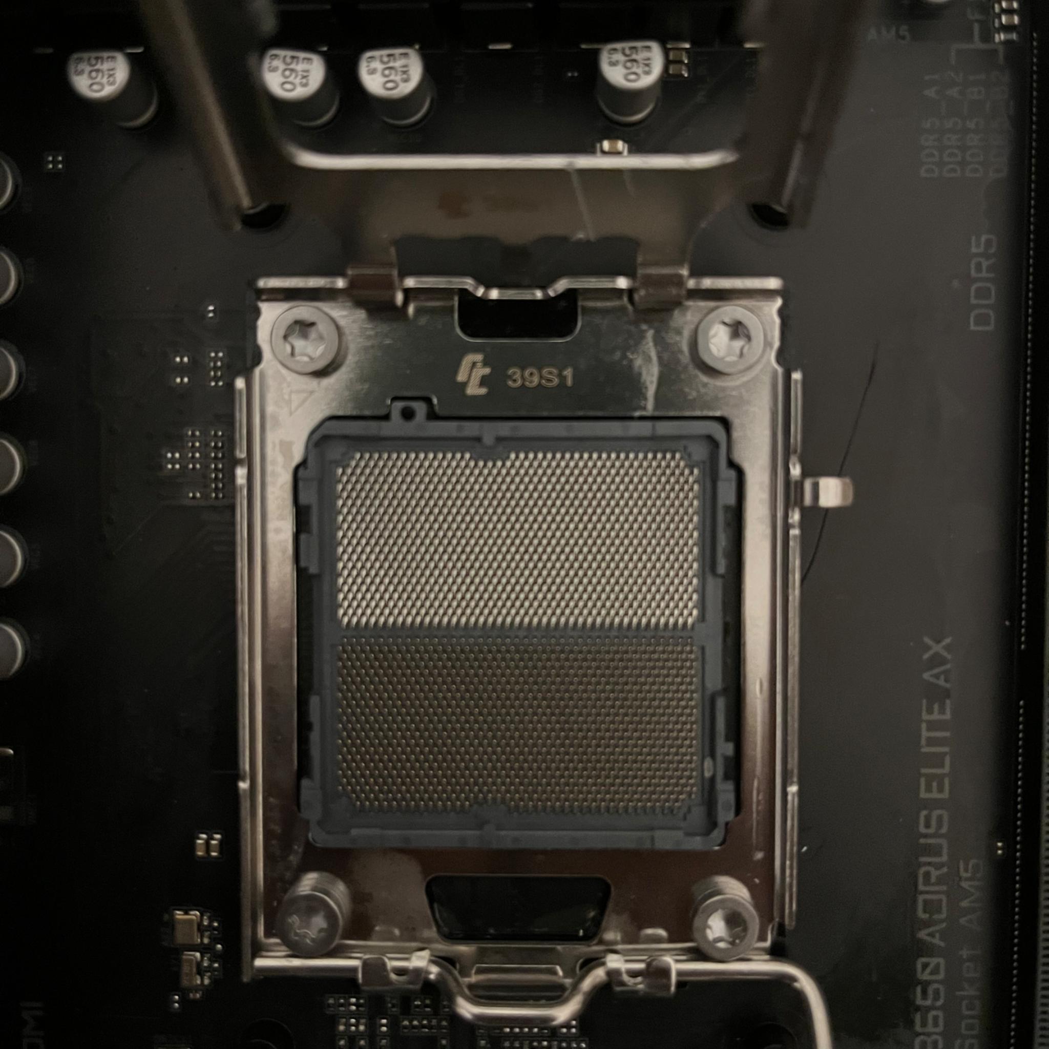 GIGABYTE B650 AORUS ELITE AX ATX AM5 (DDR5, PCIe 5.0)
