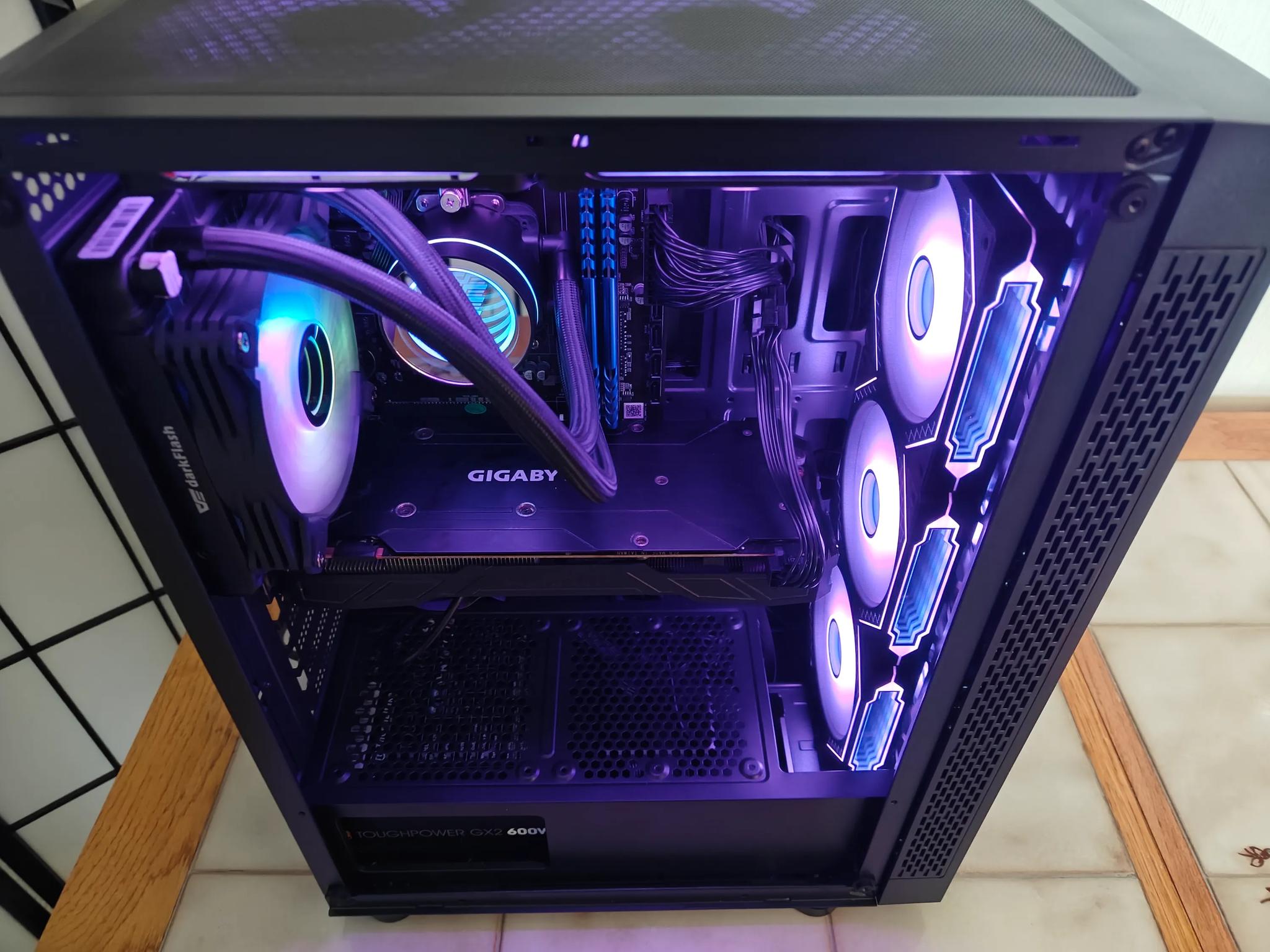 Bismuth Star | GTX 1080 | R5 3600X | 1.25TB NVMe/SSD | 16GB DDR4 RAM | RC-RGB | WiFi | Windows 10