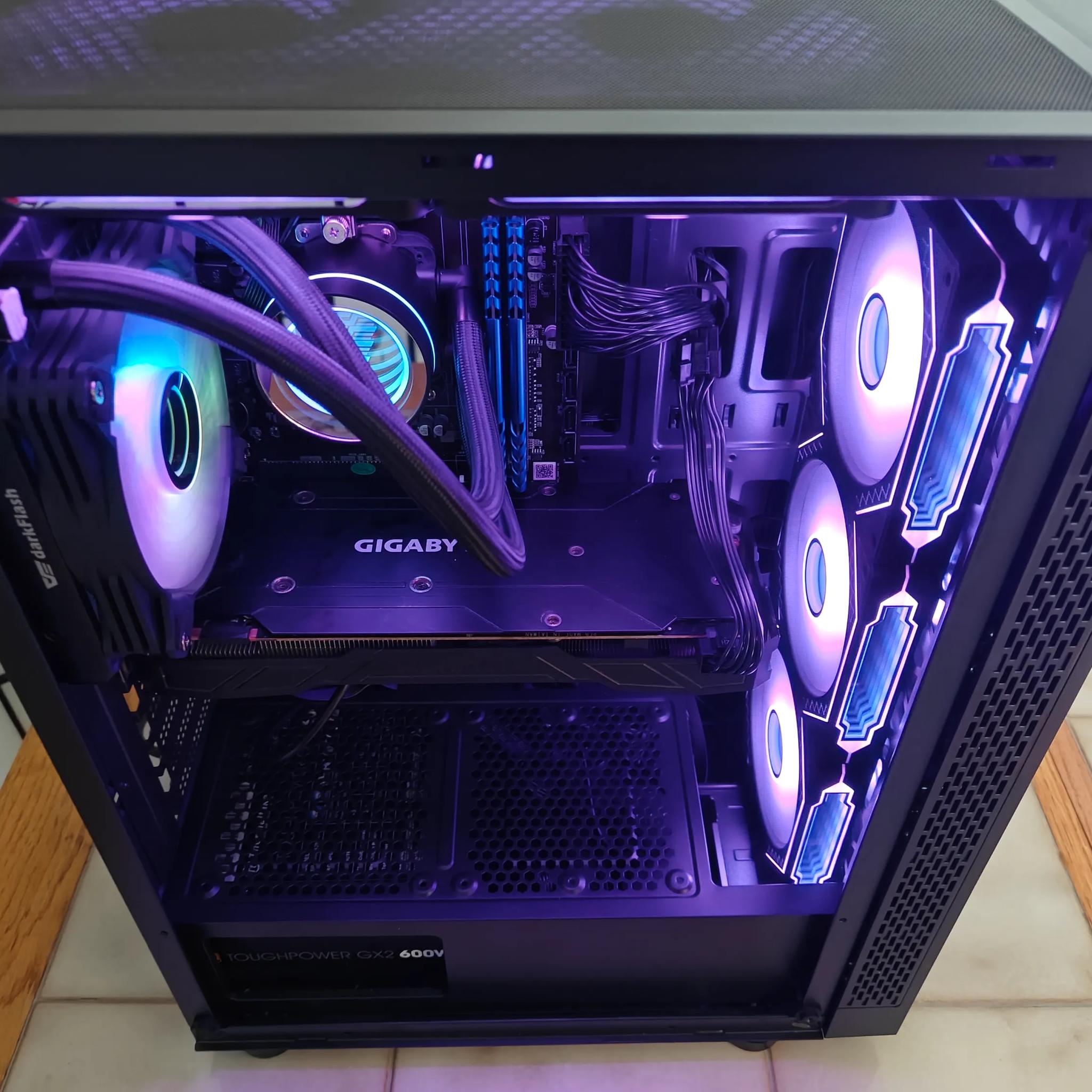 Bismuth Star | GTX 1080 | R5 3600X | 1.25TB NVMe/SSD | 16GB DDR4 RAM | RC-RGB | WiFi | Windows 10