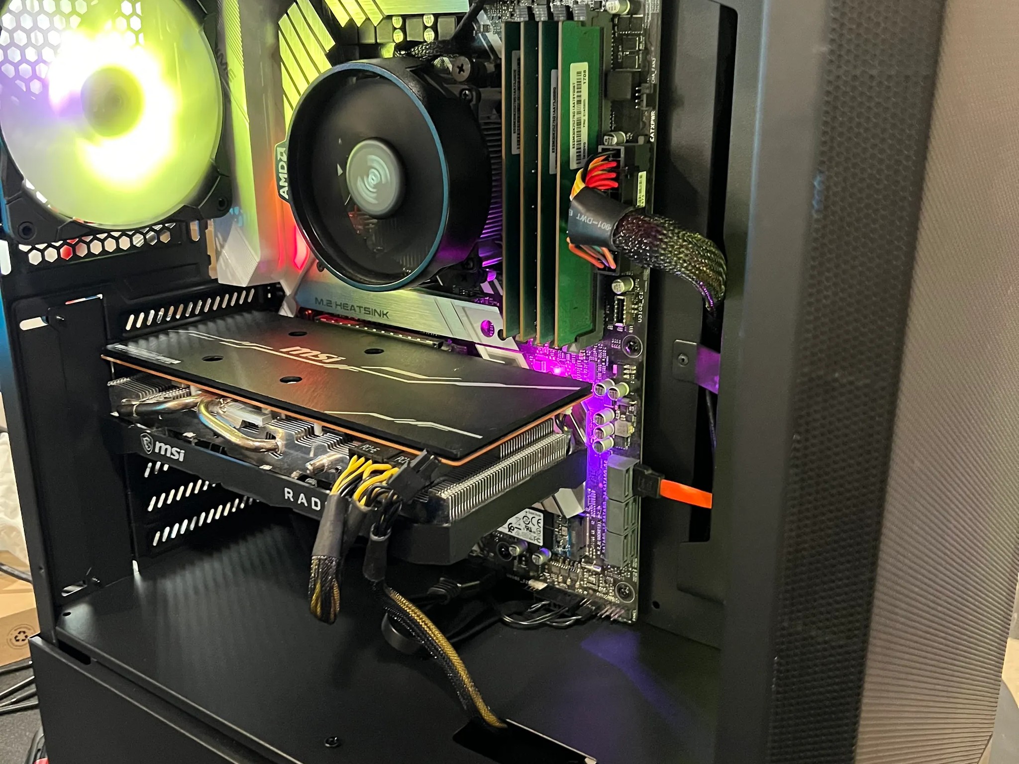 Tusker Build 5736 AMD 5700XT 3600