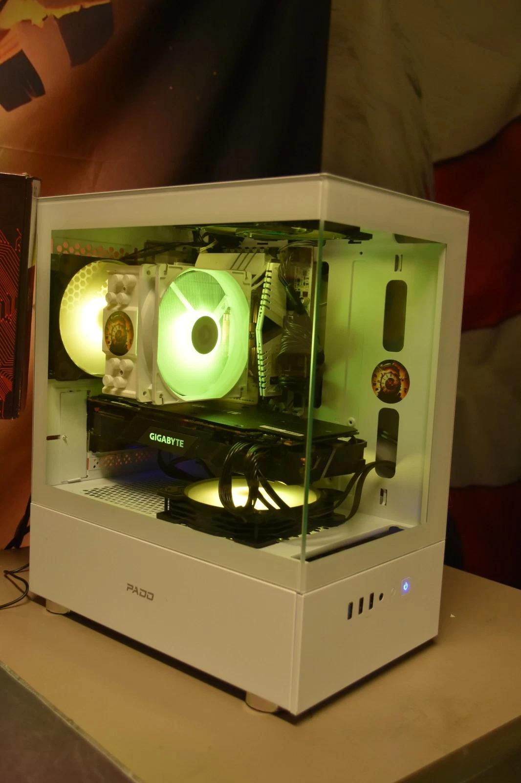 Intel Xeon 1660 8 CORES 16 threads RAM 16GB GPU 2070 8GB 512 SSD+ 500GB HHD Western Digital+ Extra