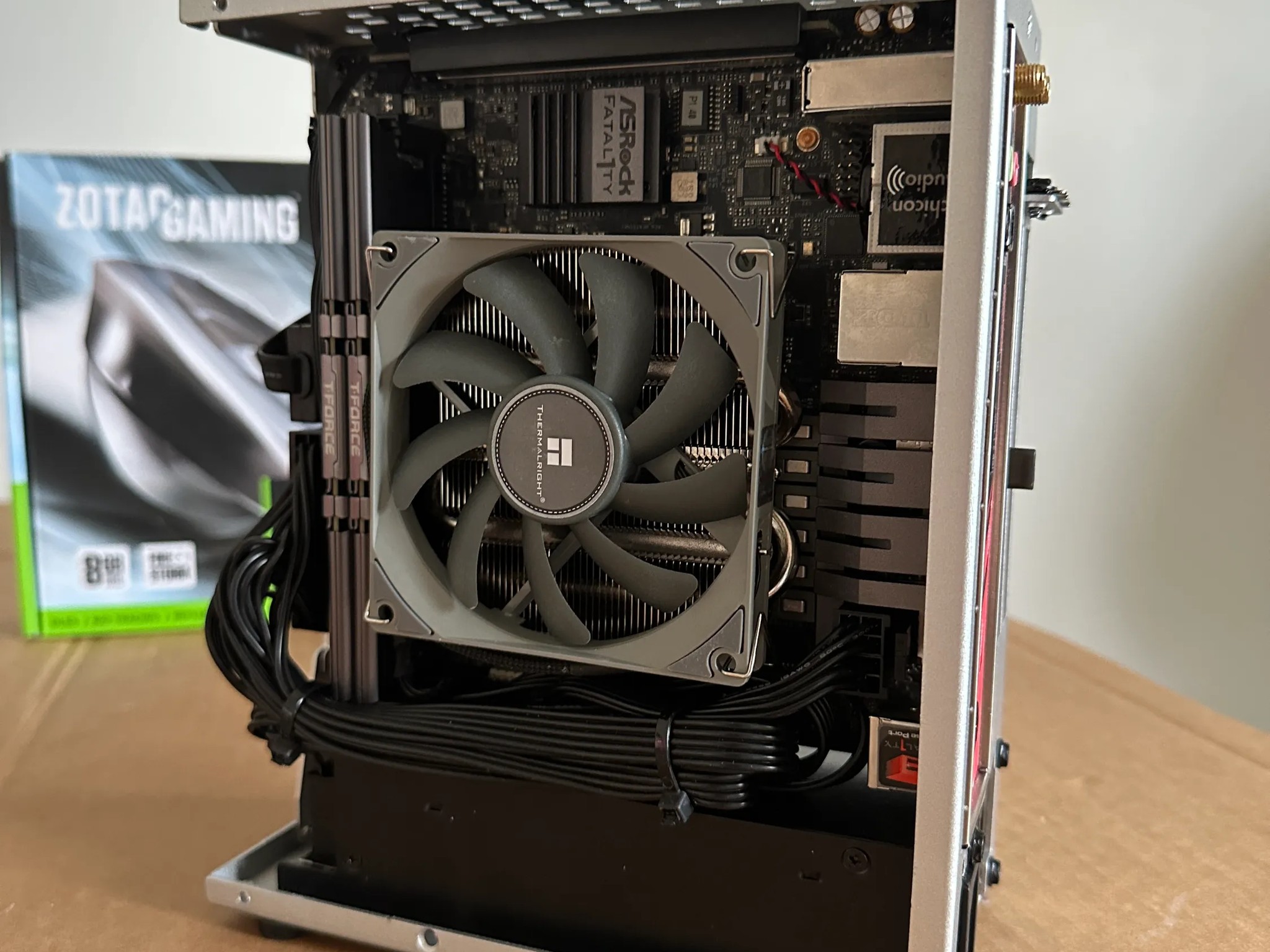 MINI GAMING PC - AMD Ryzen 5 5600X 6-Core + NVIDIA RTX 4060 8GB + 2TB NVME SSD + 32GB DDR4 RAM