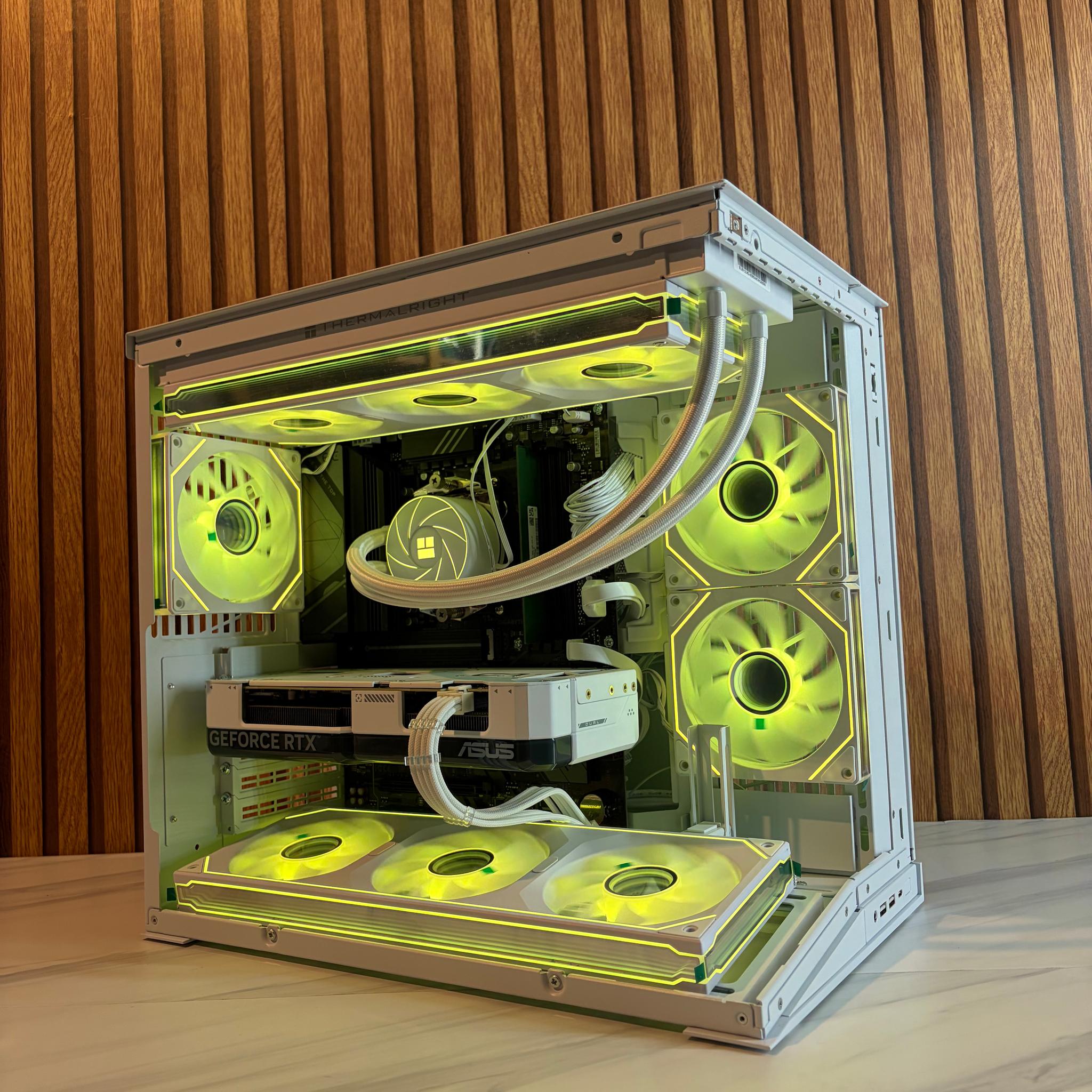 RTX 4070 | RYZEN 5 9600X | 16GB DDR5 | 2TB NVME | 650W | 360MM AIO | Windows 11 pro
