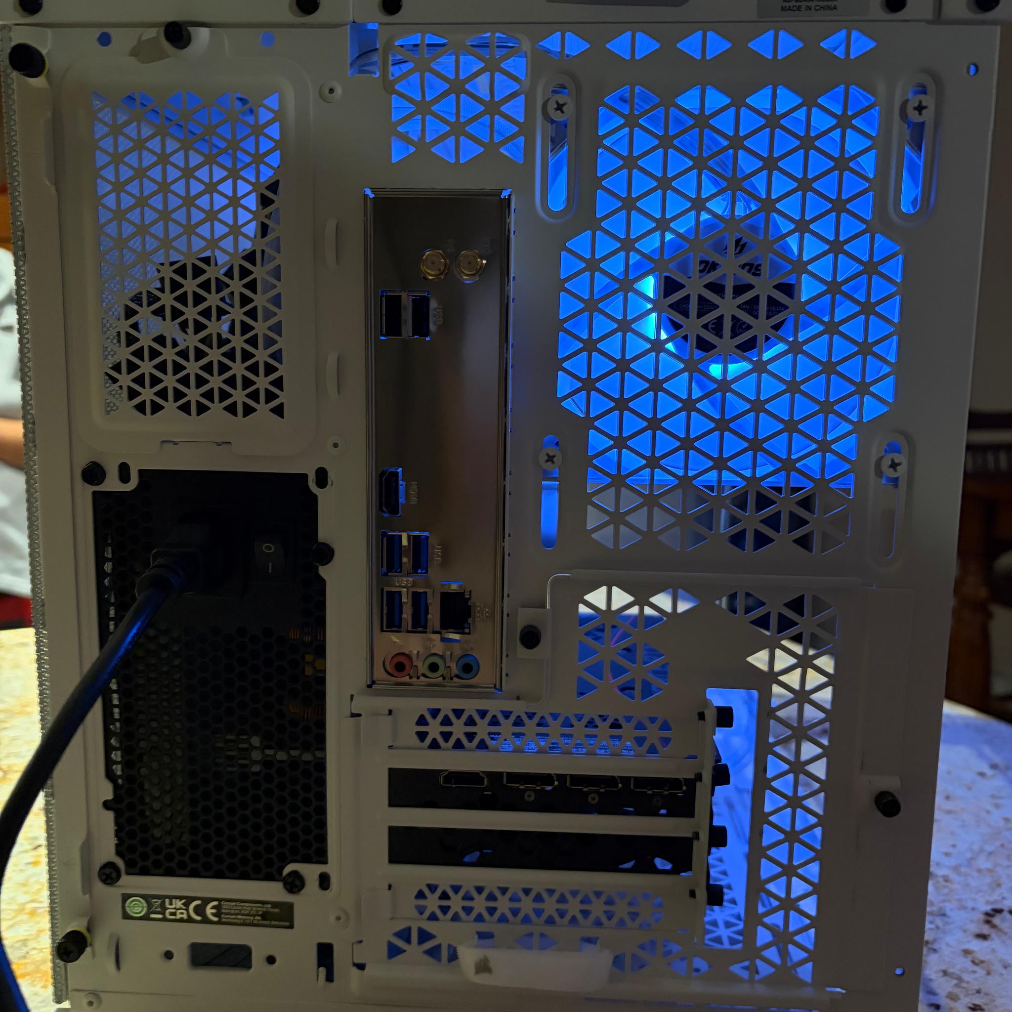 White Gaming PC | 3060TI | Ryzen 5 5500 | 16GB RAM | 1TB SSD | Wi-fi + BT