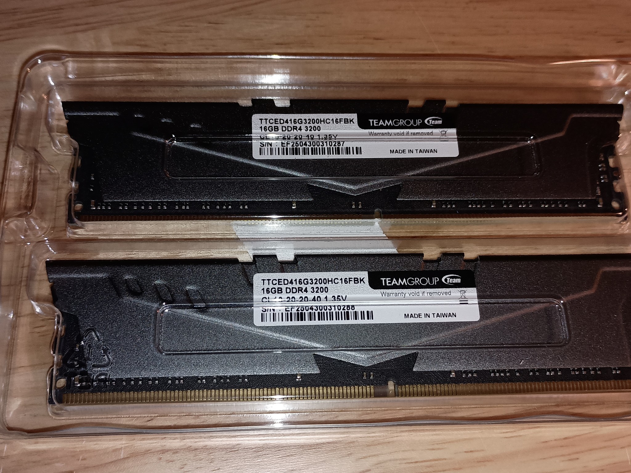 32GB DDR4 3200mhz - Team Group T-Create Expert memory kit, 2x 16gb udimms.