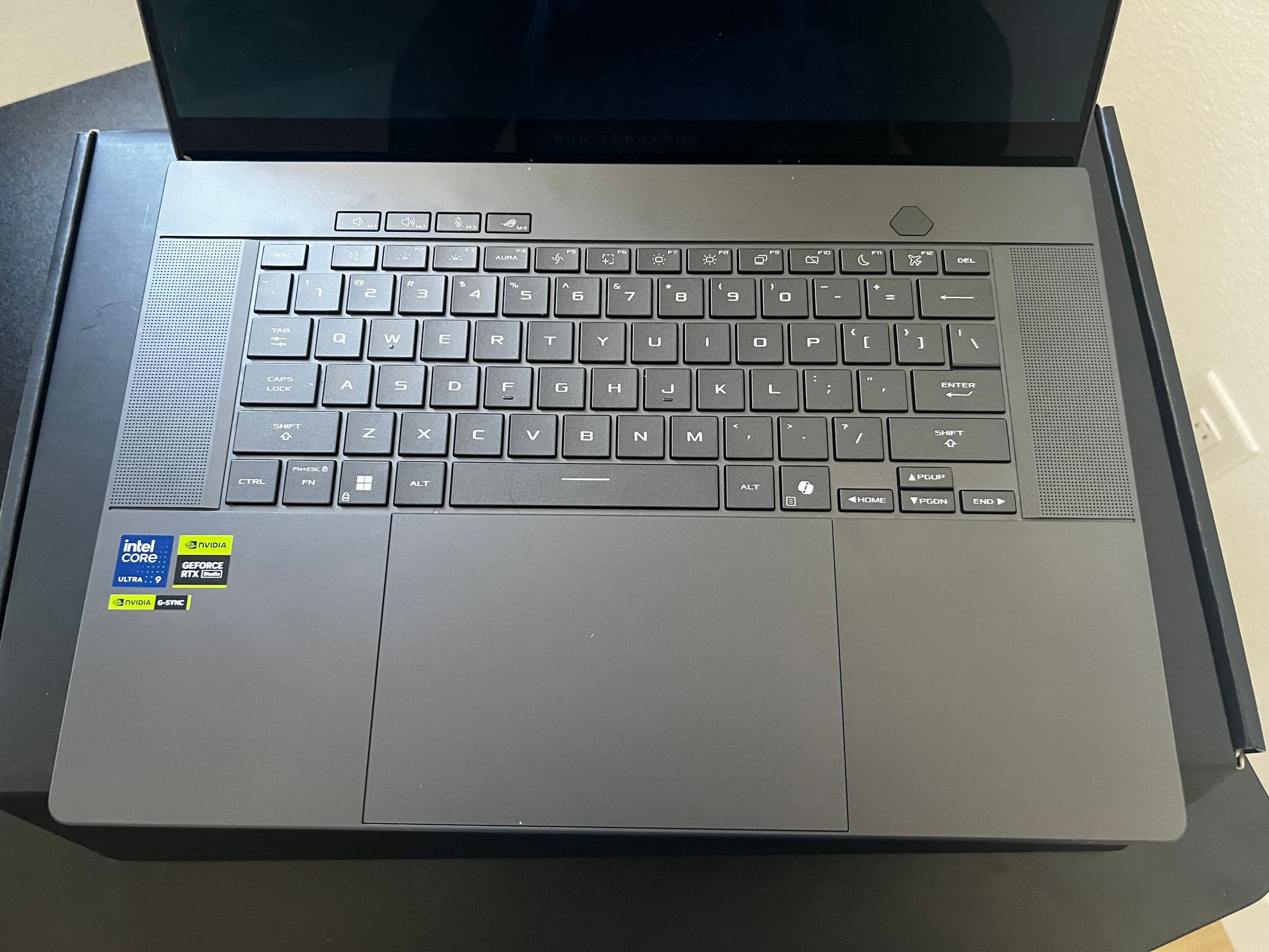ASUS ROG Zephyrus G16 OLED RTX 5070 Ti 12GB | Intel Core Ultra 9 285H | 32GB RAM | 1TB SSD | 240Hz