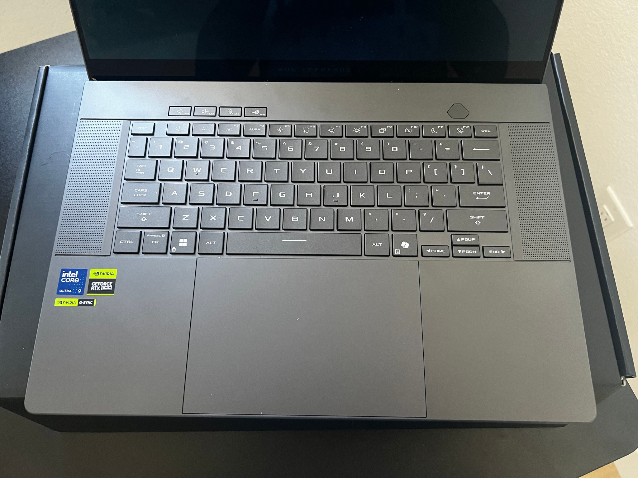 ASUS ROG Zephyrus G16 OLED RTX 5070 Ti 12GB | Intel Core Ultra 9 285H | 32GB RAM | 1TB SSD | 240Hz