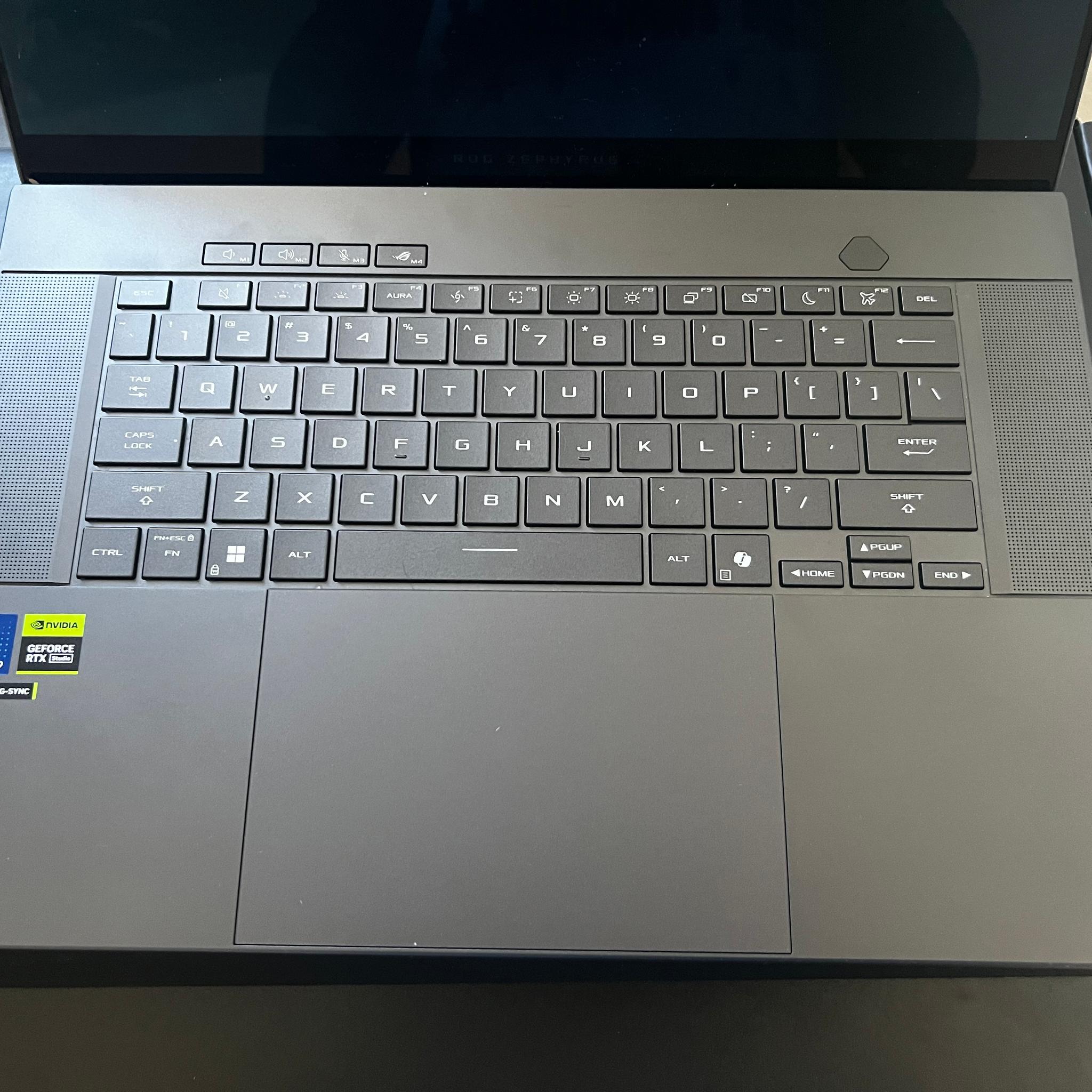 ASUS ROG Zephyrus G16 OLED RTX 5070 Ti 12GB | Intel Core Ultra 9 285H | 32GB RAM | 1TB SSD | 240Hz