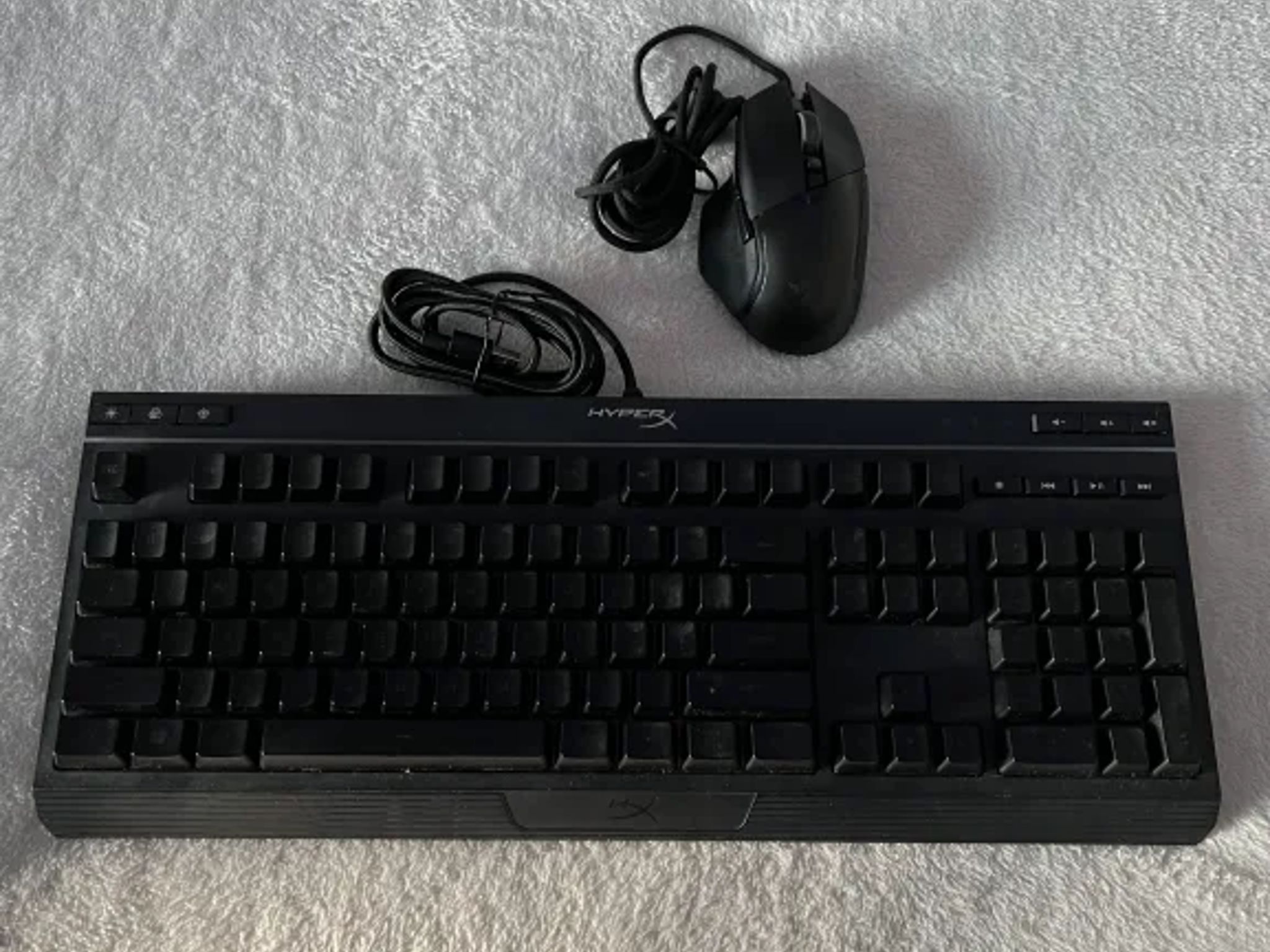 HyperX Alloy Core RGB x Razer Basilisk V2 RGB Bundle