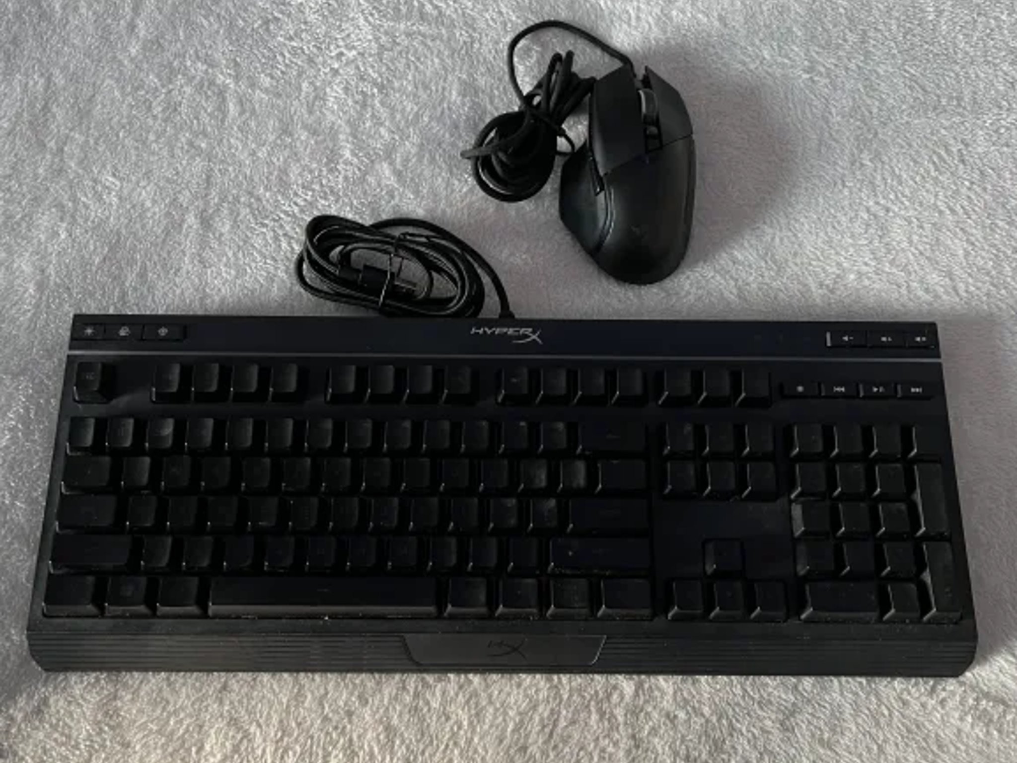 HyperX Alloy Core RGB x Razer Basilisk V2 RGB Bundle