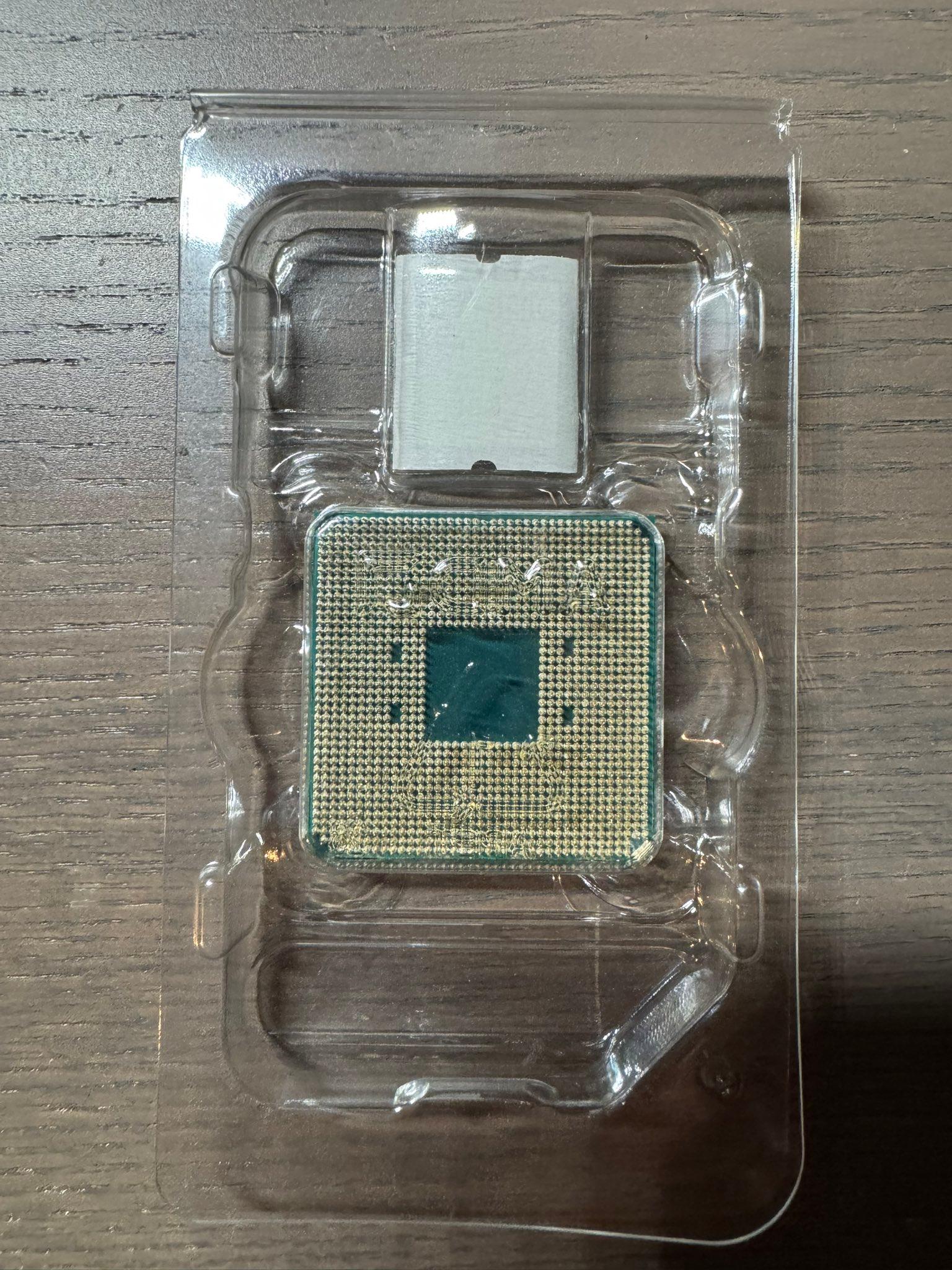 AMD Ryzen 9 3900X 12-core 3.8 GHz Socket AM4 Desktop Processor