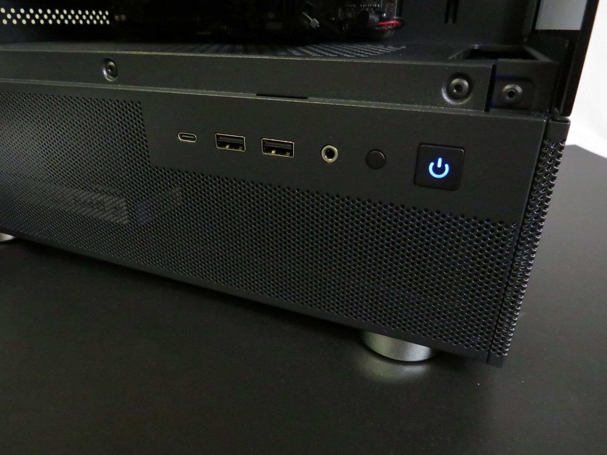 Budget gaming MASTER! Ryzen 5 2600X + GTX 1070 SC + 16 GB DDR4 + 1 TB SSD