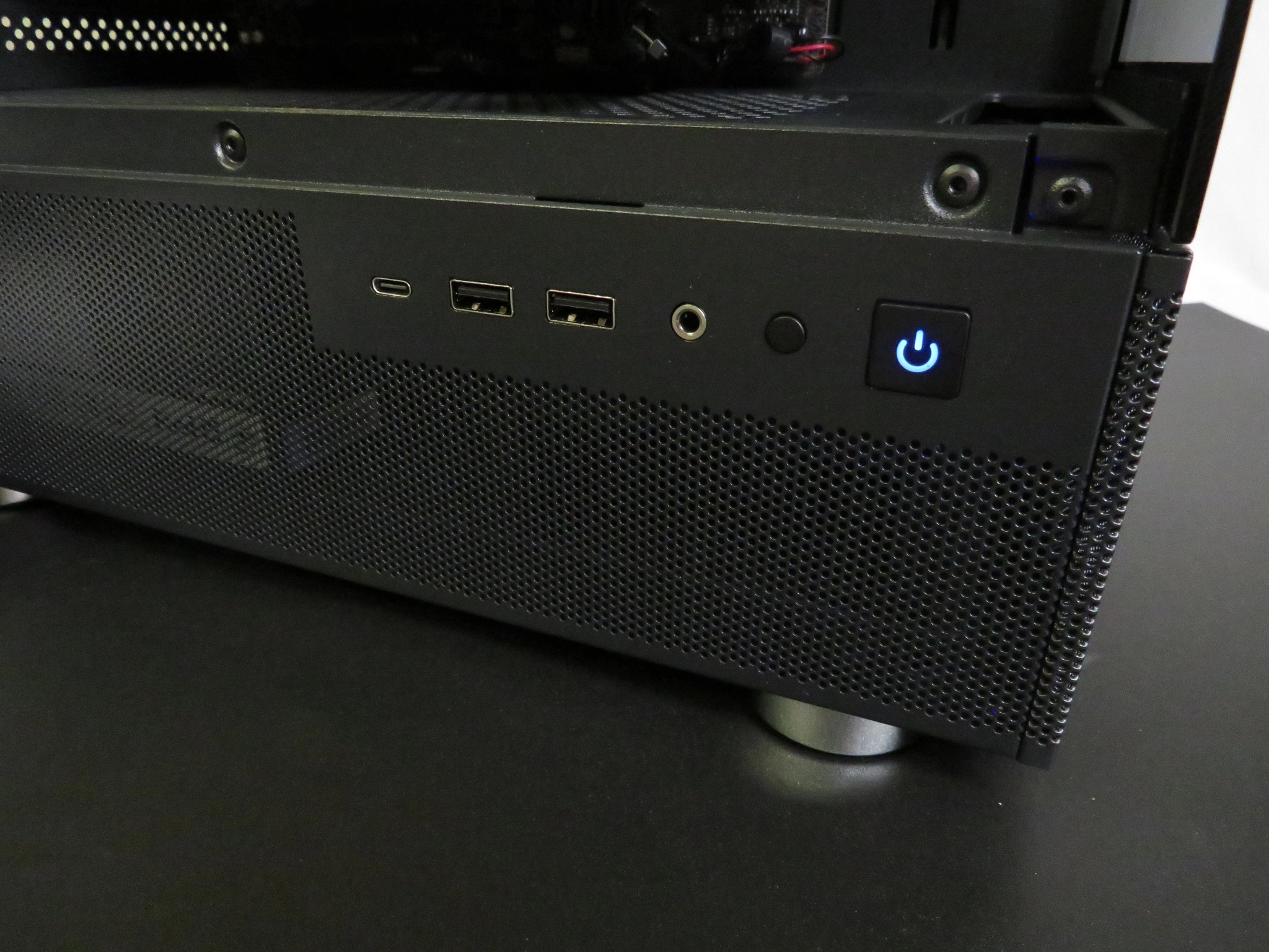 Budget gaming MASTER! Ryzen 5 2600X + GTX 1070 SC + 16 GB DDR4 + 1 TB SSD