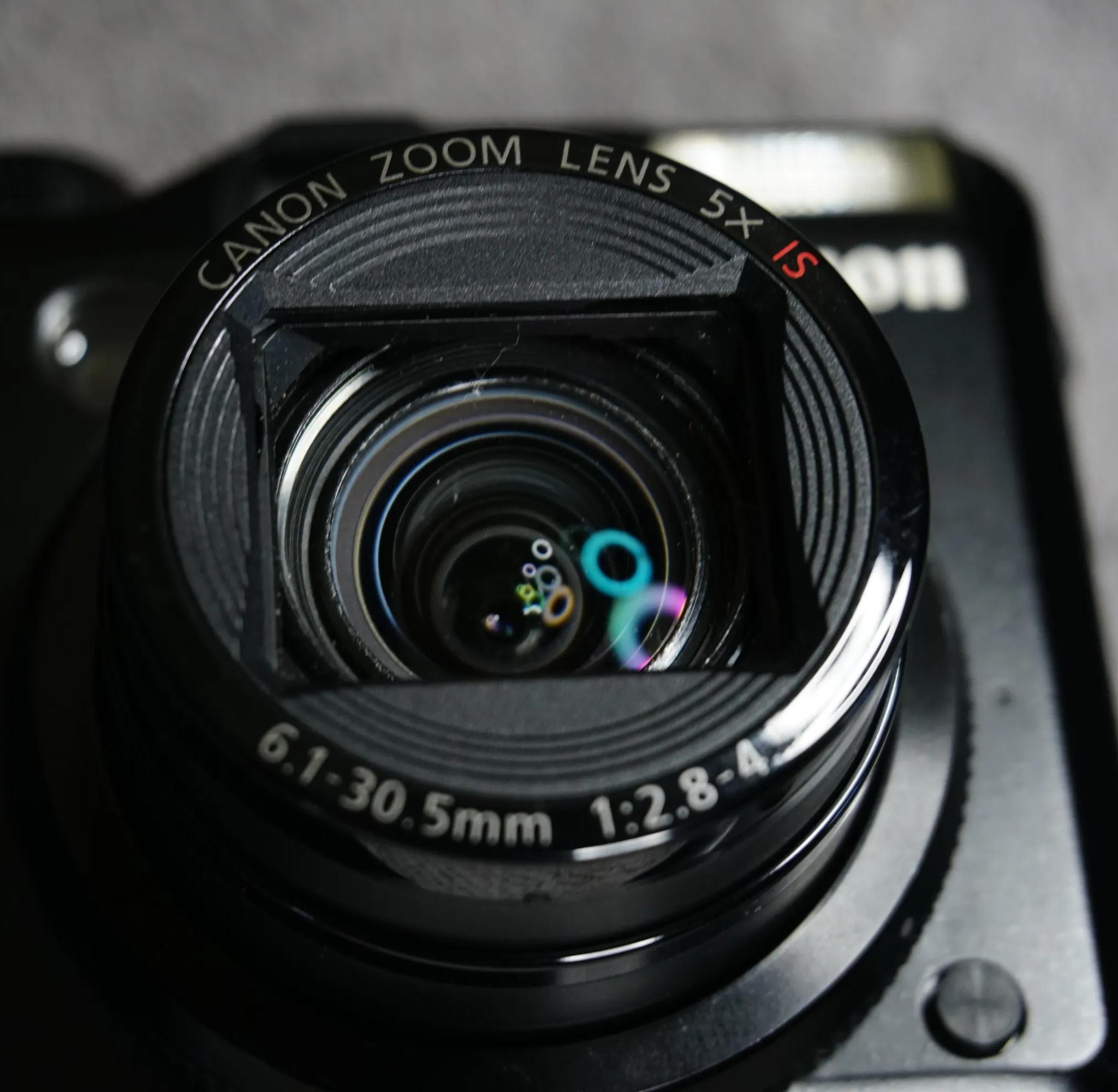 Canon PowerShot G10 14.7MP Digital Camera WITH 2 Batteries & Charger