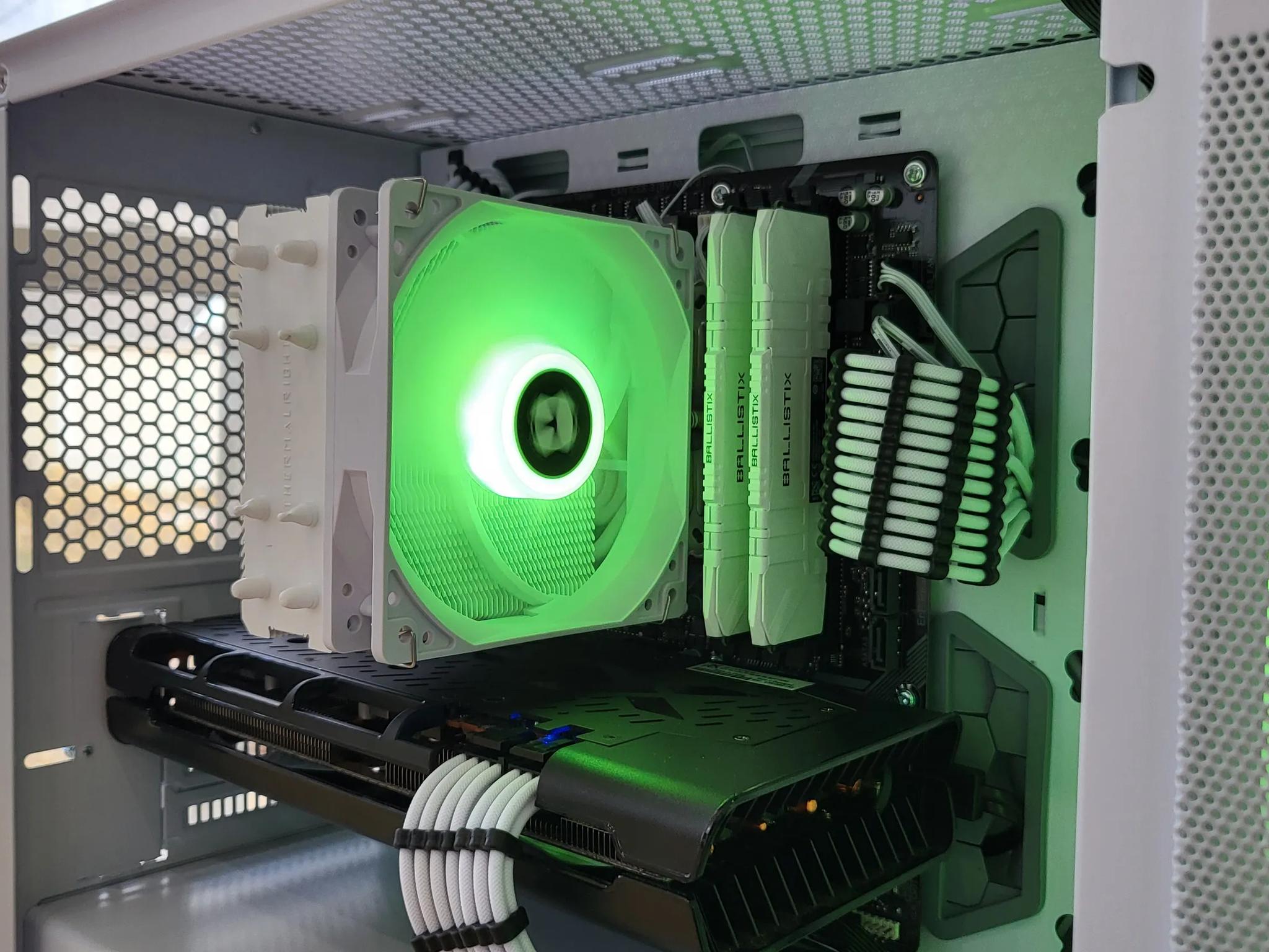"Frosty" 1440p Gaming/Streaming PC