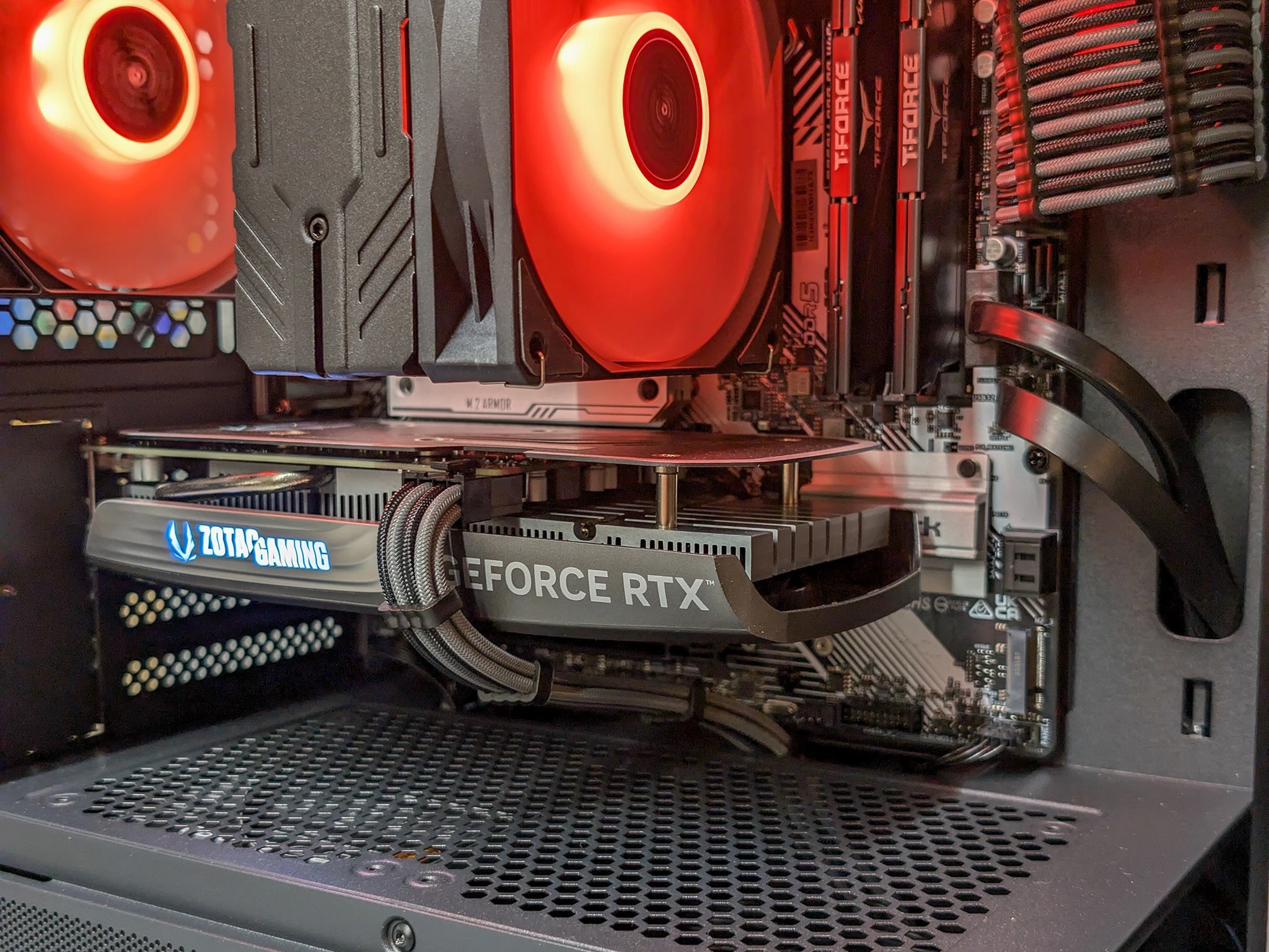 Ryzen 5 7500f, RTX 4060, 32GB DDR5, 1TB SSD RGB Gaming PC