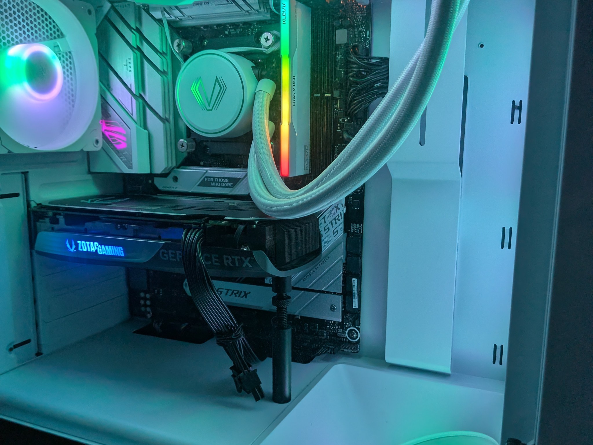 Ryzen 9 7900X | RTX 4060 Ti 8GB | 32GB DDR5 | 1.24 TB SSD
