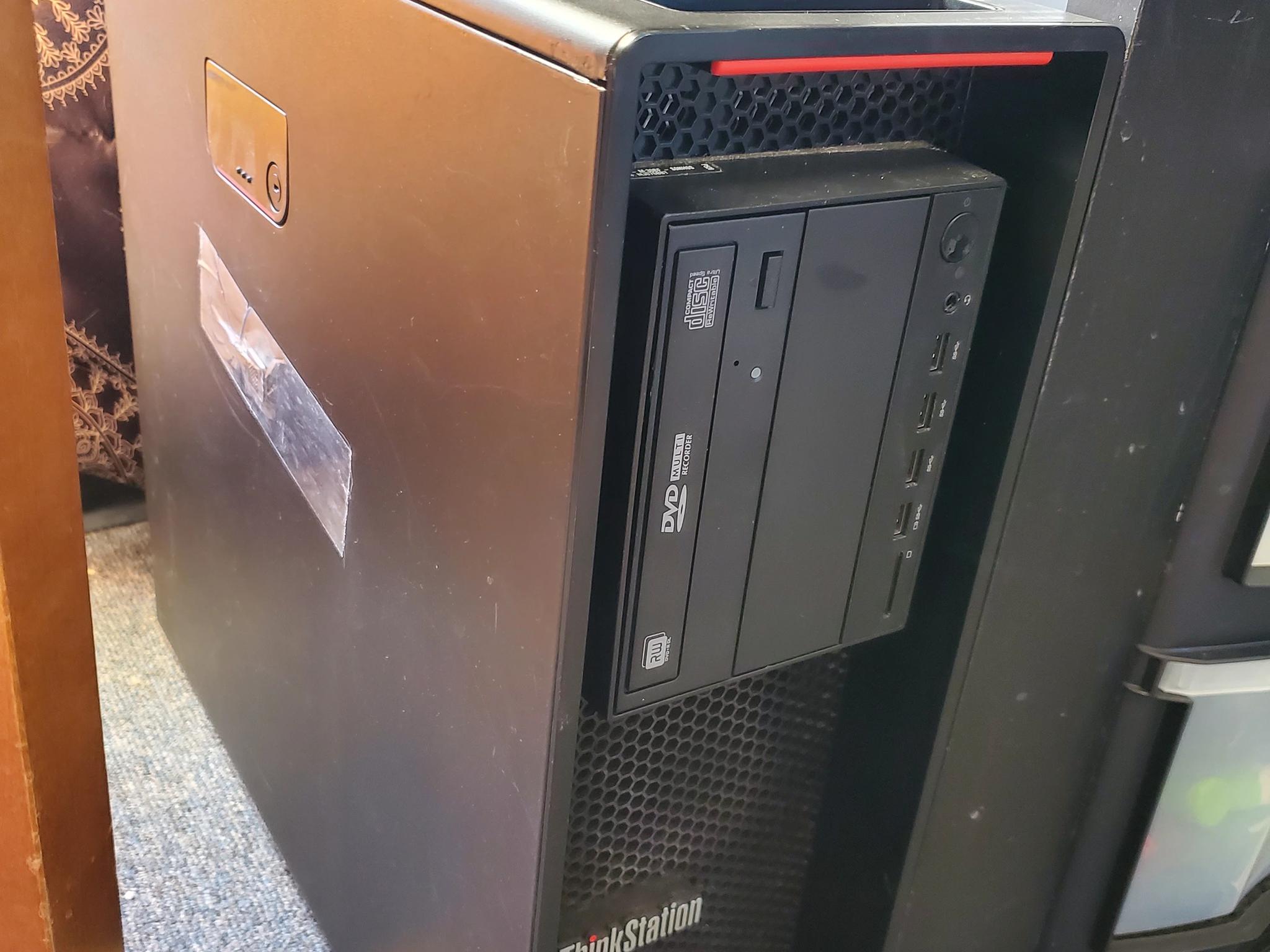 Thinkstation P520 workstation / server / gaming xeon 8core 64gb ram
