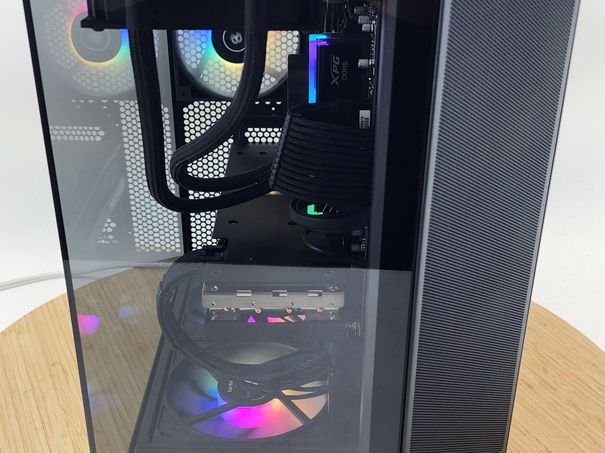 Gaming PC Ryzen 7 7700 32GB RAM 2TB SSD RX 7900 GRE 16GB Windows 11 Computer